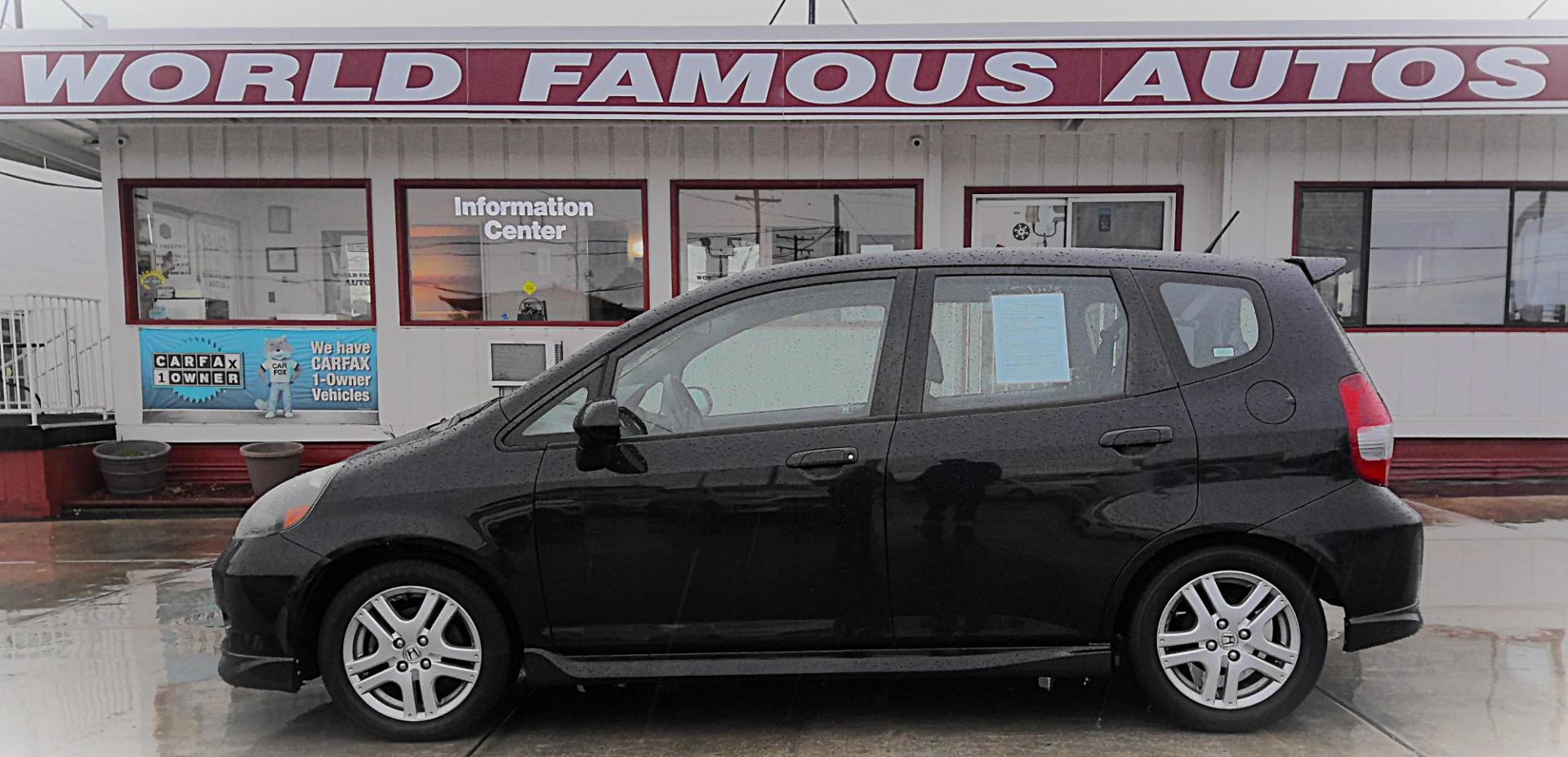 2007 BLACK Honda Fit Sport 5-Speed AT (JHMGD386X7S) with an 1.5L L4 SOHC 16V engine, 5-Speed Automatic Overdrive transmission, located at 502 S. Riverside Avenue, Medford, OR, 97501, (541) 773-3136, 42.322803, -122.867477 - Photo#0