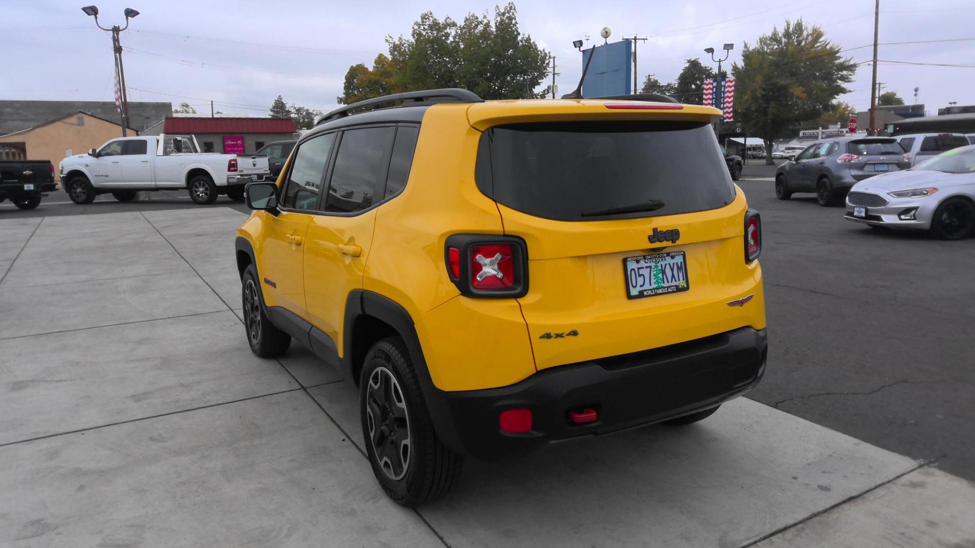 2016 YELLOW Jeep Renegade Trailhawk (ZACCJBCT4GP) with an 2.4L L4 DOHC 16V engine, 9A transmission, located at 502 S. Riverside Avenue, Medford, OR, 97501, (541) 773-3136, 42.322803, -122.867477 - Photo#2