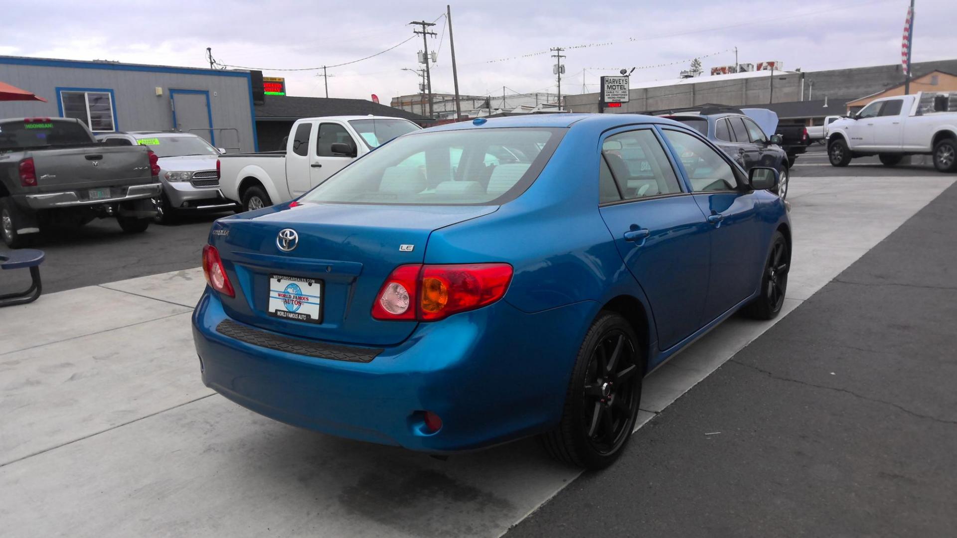 2009 BLUE Toyota Corolla Base 4-Speed AT (1NXBU40E29Z) with an 1.8L L4 DOHC 16V engine, 4-Speed Automatic Overdrive transmission, located at 502 S. Riverside Avenue, Medford, OR, 97501, (541) 773-3136, 42.322803, -122.867477 - Photo#3