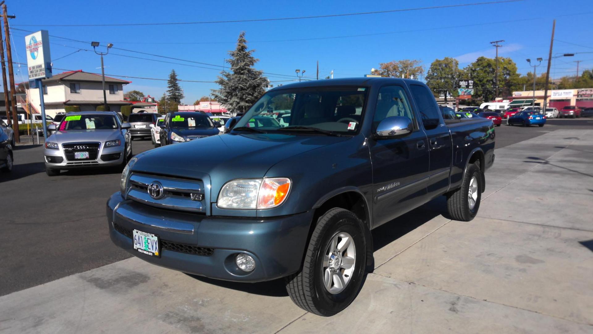 2005 BLUE Toyota Tundra SR5 Access Cab 4WD (5TBBT44115S) with an 4.7L V8 DOHC 32V engine, 5-Speed Automatic Overdrive transmission, located at 502 S. Riverside Avenue, Medford, OR, 97501, (541) 773-3136, 42.322803, -122.867477 - Photo#1