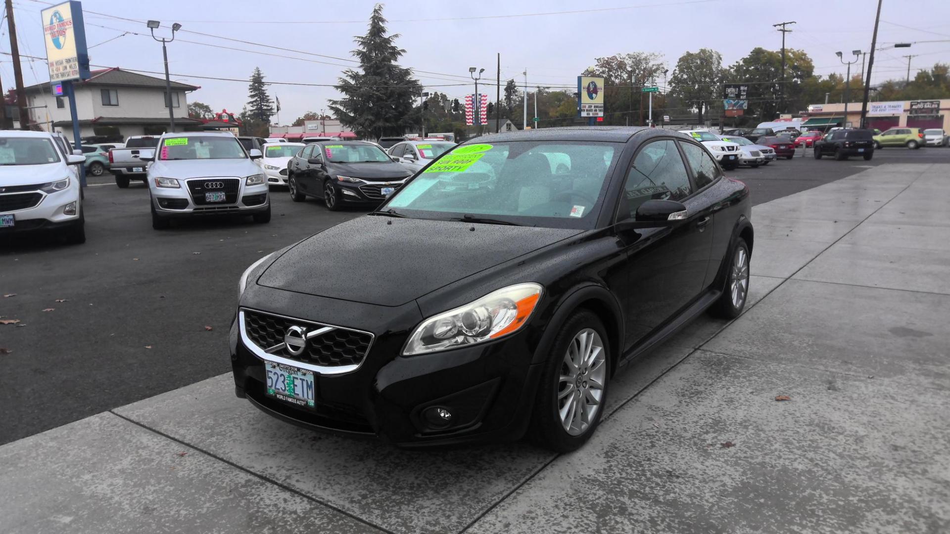 2011 BLACK Volvo C30 T5 (YV1672MK8B2) with an 2.5L L5 DOHC 20V engine, located at 502 S. Riverside Avenue, Medford, OR, 97501, (541) 773-3136, 42.322803, -122.867477 - Photo#1