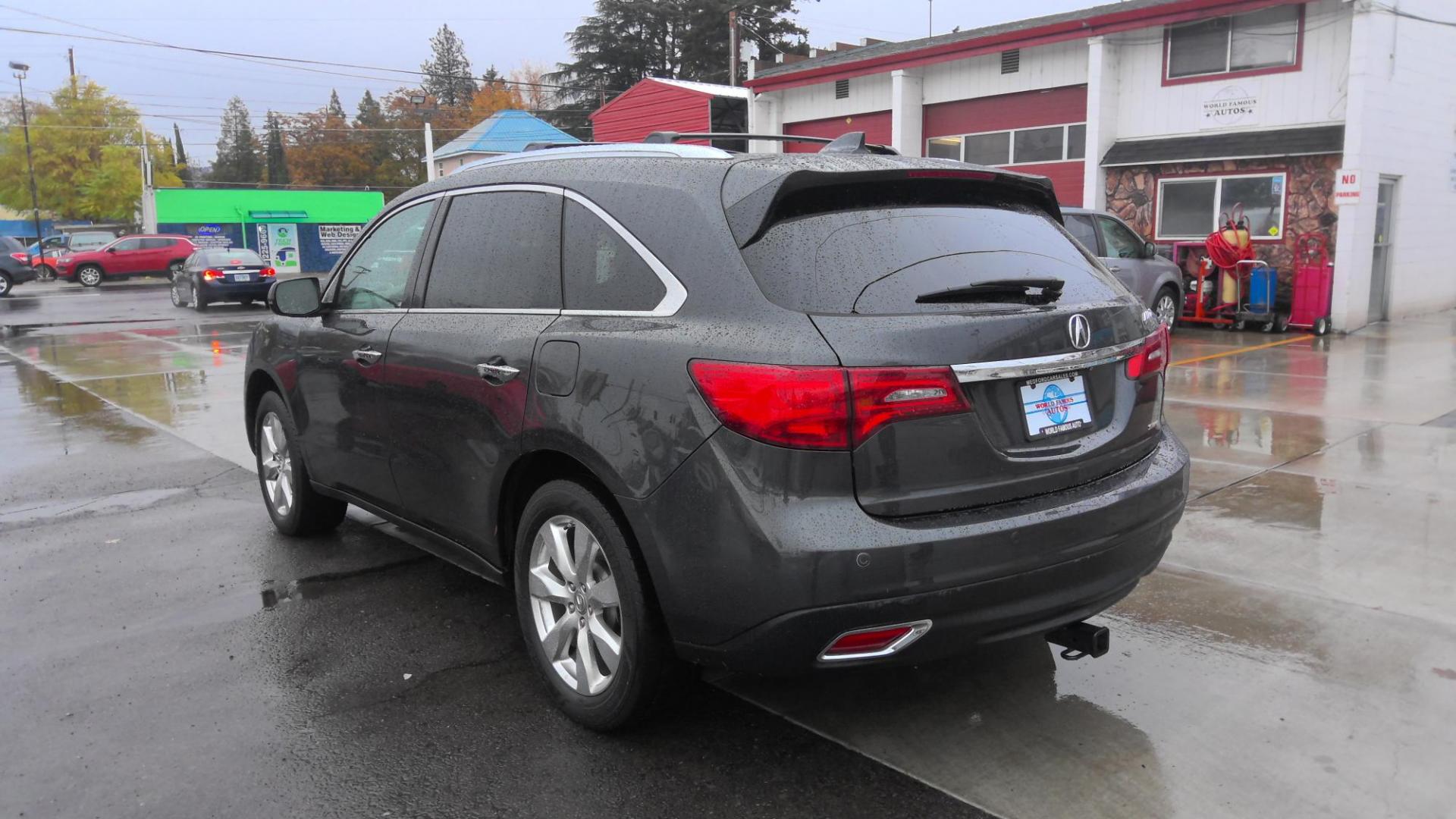 2016 GRAY Acura MDX 9-Spd AT SH-AWD w/Advance Package (5FRYD4H99GB) with an 3.5L V6 SOHC 24V engine, 9-Speed Automatic transmission, located at 502 S. Riverside Avenue, Medford, OR, 97501, (541) 773-3136, 42.322803, -122.867477 - Photo#4