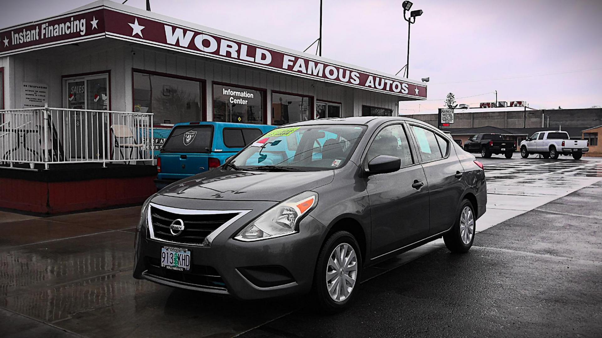 2016 GRAY Nissan Versa 1.6 S 5M (3N1CN7AP6GL) with an 1.6L L4 DOHC 16V engine, 5M transmission, located at 502 S. Riverside Avenue, Medford, OR, 97501, (541) 773-3136, 42.322803, -122.867477 - Photo#0