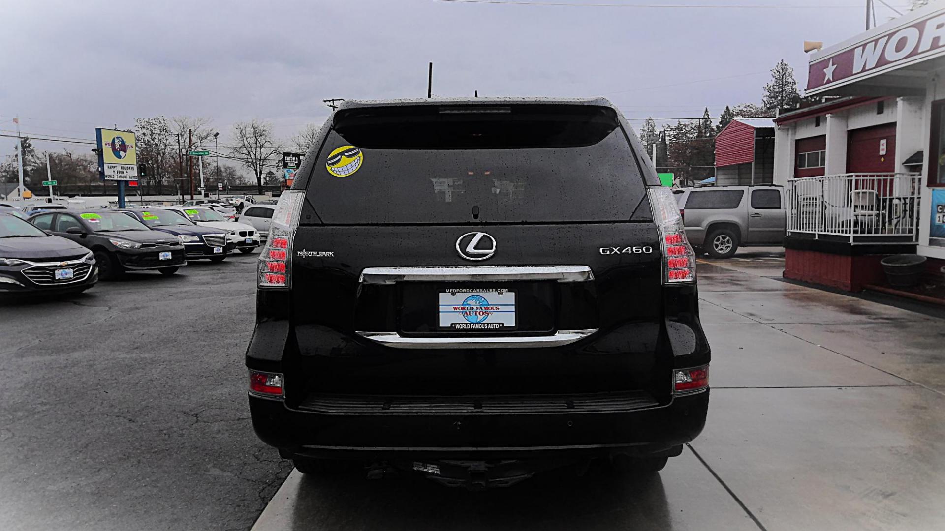 2016 BLACK Lexus GX 460 Luxury (JTJJM7FX4G5) with an 4.6L V8 DOHC 32V engine, 6A transmission, located at 502 S. Riverside Avenue, Medford, OR, 97501, (541) 773-3136, 42.322803, -122.867477 - Photo#3