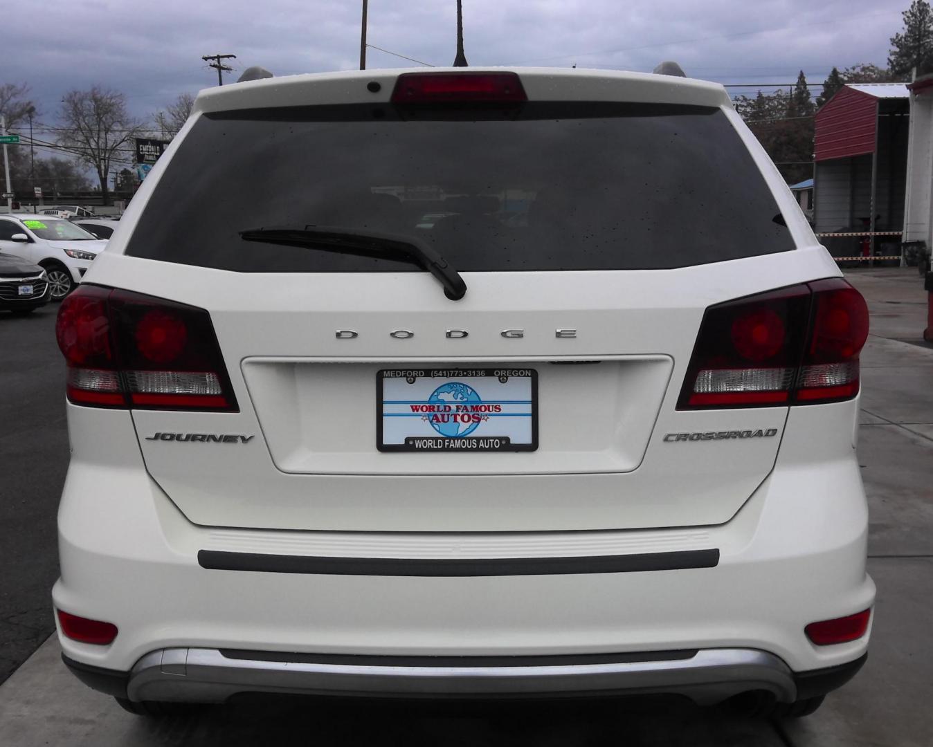 2017 WHITE Dodge Journey Crossroad FWD (3C4PDCGB9HT) with an 2.4L L4 DOHC 16V engine, 4A transmission, located at 502 S. Riverside Avenue, Medford, OR, 97501, (541) 773-3136, 42.322803, -122.867477 - Photo#2