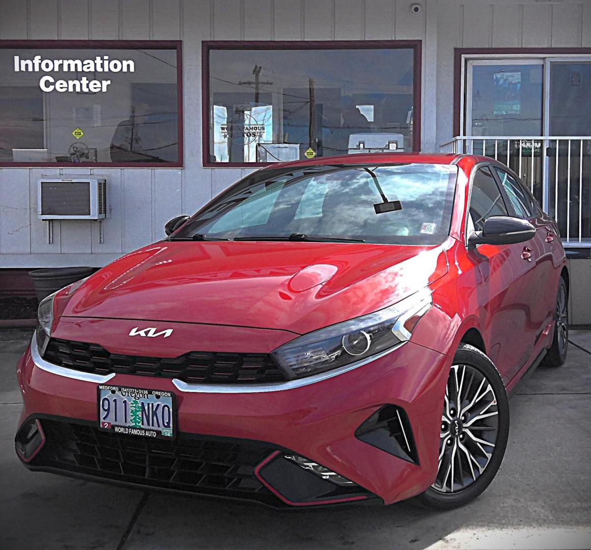 2022 ORANGE Kia Forte EX (3KPF54AD4NE) with an 2.0L L4 DOHC 16V engine, CVT transmission, located at 502 S. Riverside Avenue, Medford, OR, 97501, (541) 773-3136, 42.322803, -122.867477 - Photo#1