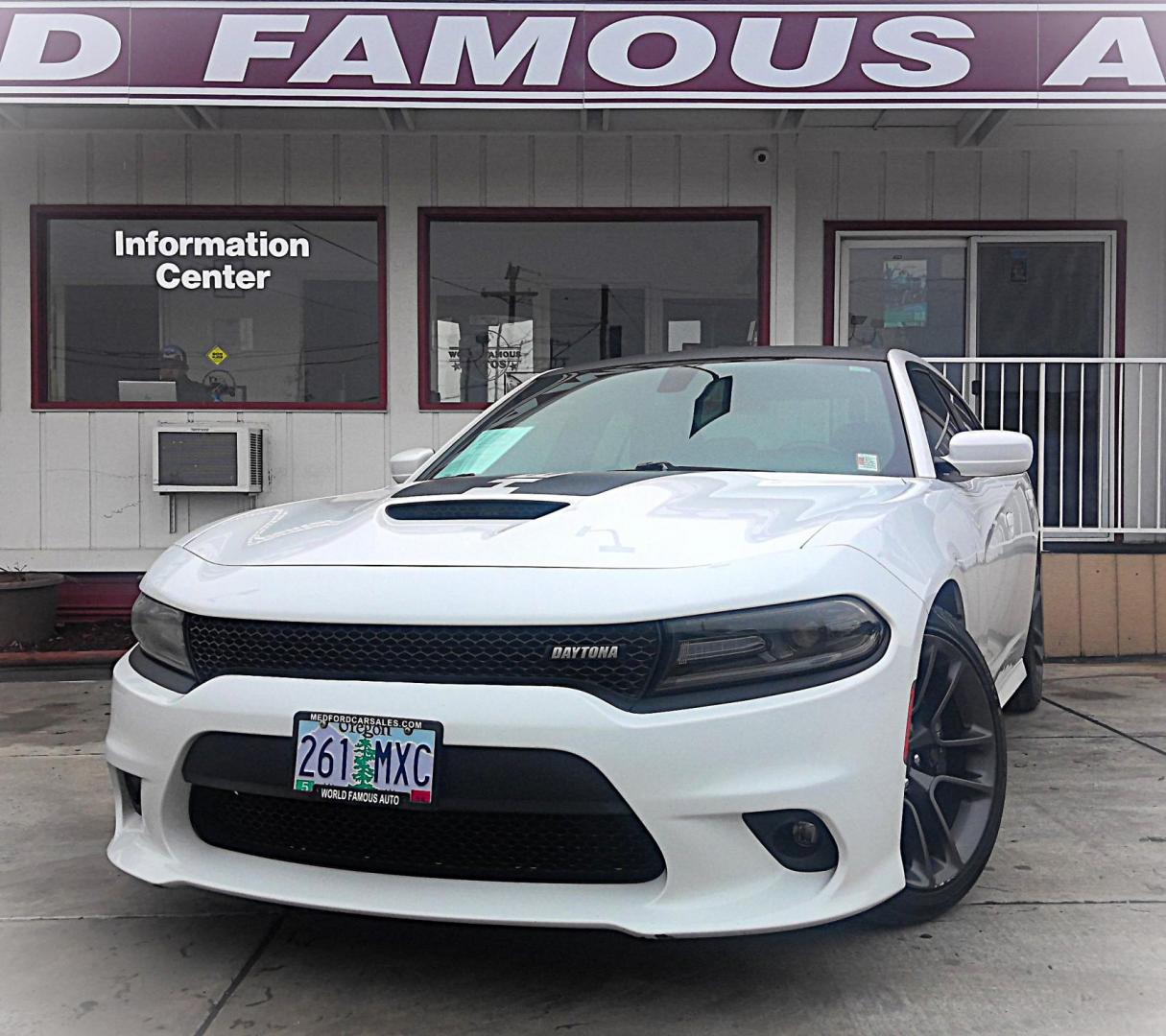 2021 WHITE Dodge Charger R/T (2C3CDXCT5MH) with an 5.7L V8 OHV 16V engine, 8A transmission, located at 502 S. Riverside Avenue, Medford, OR, 97501, (541) 773-3136, 42.322803, -122.867477 - Photo#1