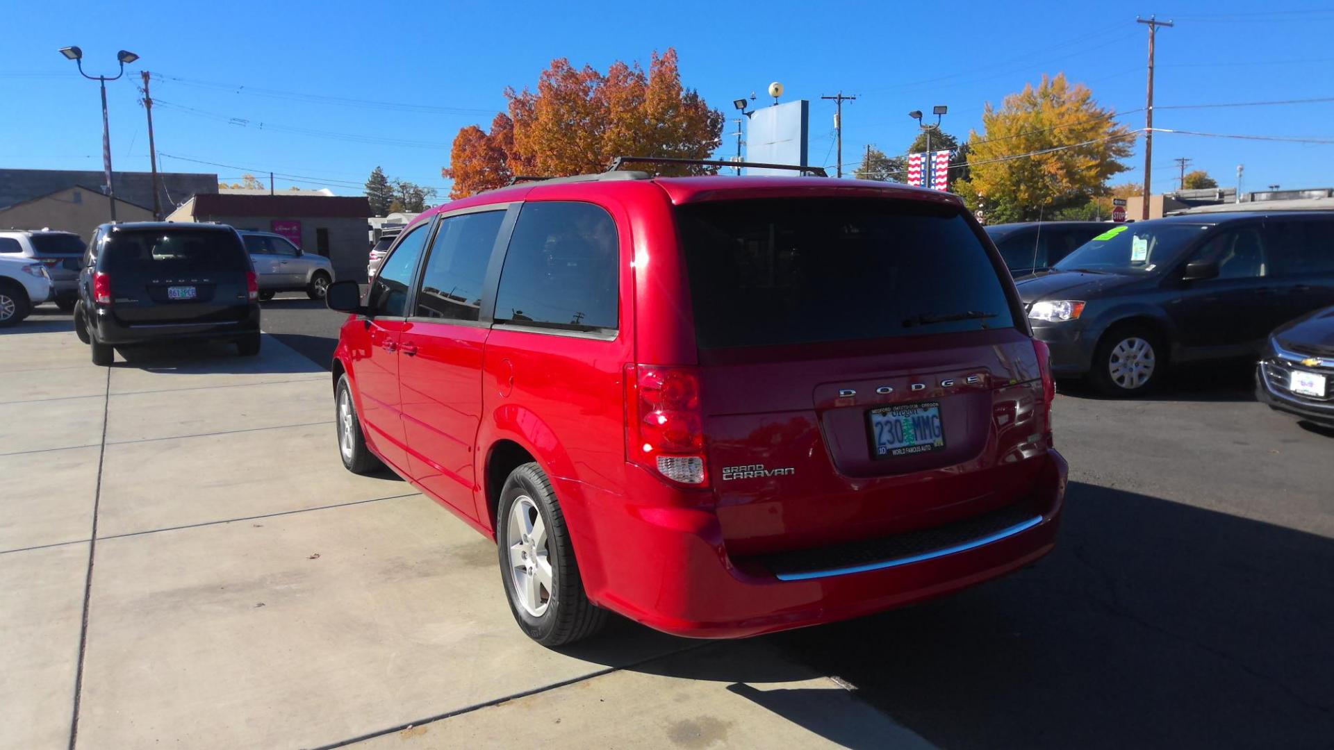 2012 RED Dodge Grand Caravan SXT (2C4RDGCG6CR) with an 3.6L V6 DOHC 24V engine, 6-Speed Automatic transmission, located at 502 S. Riverside Avenue, Medford, OR, 97501, (541) 773-3136, 42.322803, -122.867477 - Photo#2