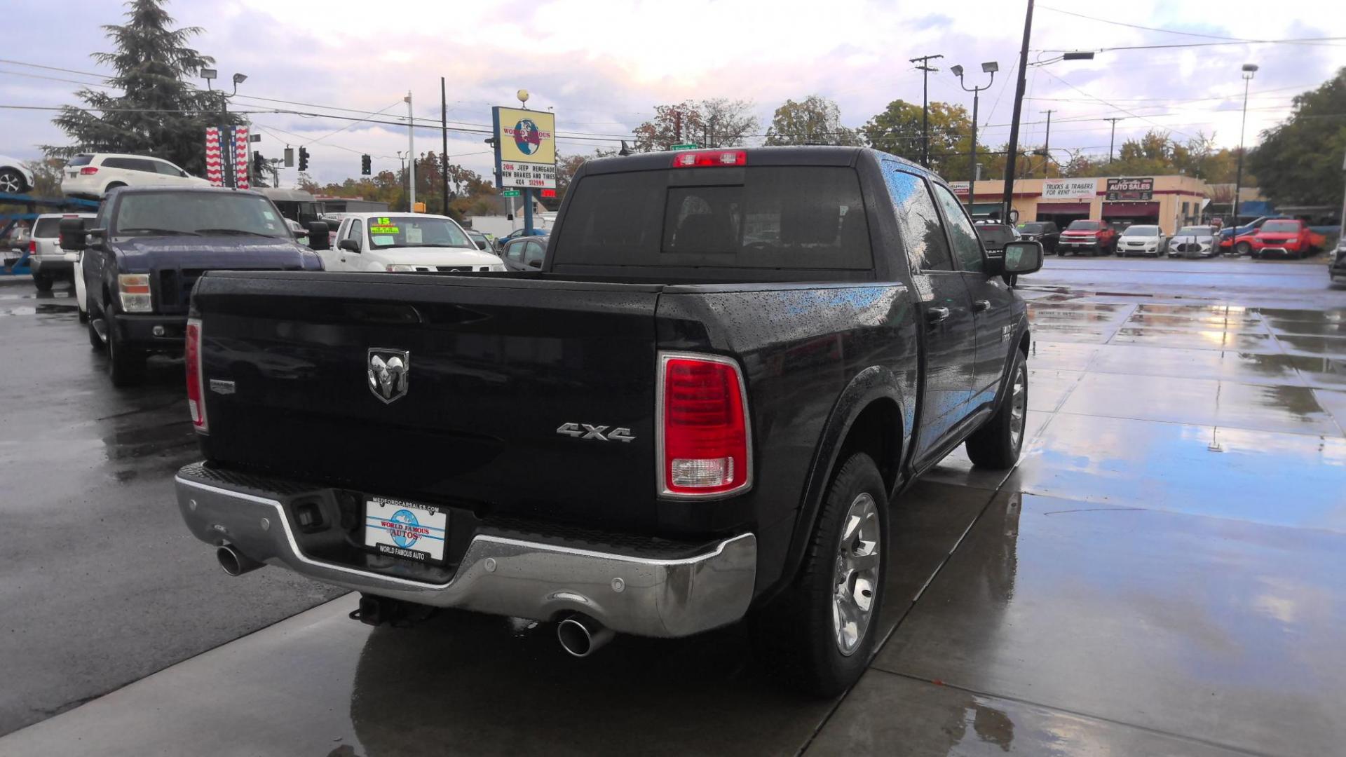 2017 BLUE RAM 1500 Laramie Crew Cab SWB 4WD (1C6RR7NM8HS) with an 3.0L V6 DIESEL engine, 8A transmission, located at 502 S. Riverside Avenue, Medford, OR, 97501, (541) 773-3136, 42.322803, -122.867477 - Photo#2