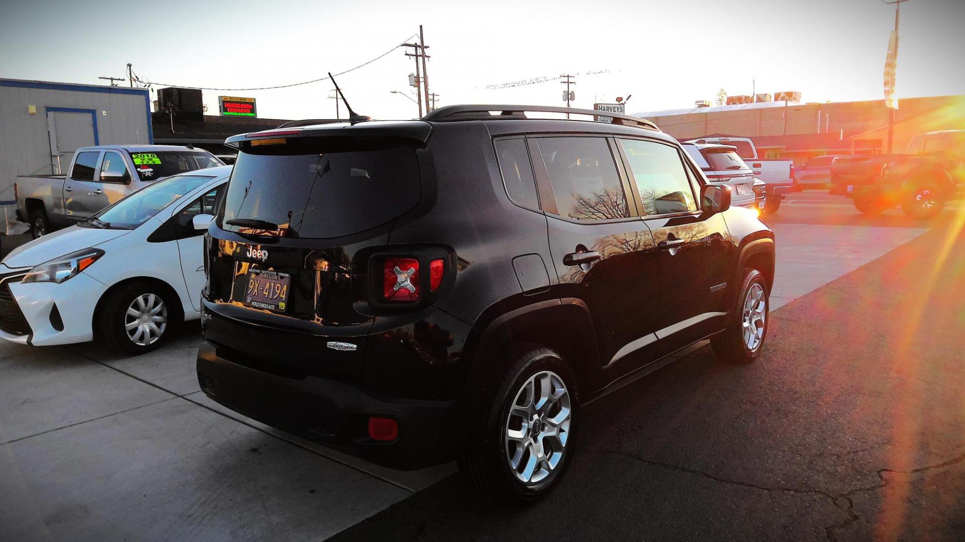 2015 BLACK JEEP RENEGADE (ZACCJBBT0FP) , located at 502 S. Riverside Avenue, Medford, OR, 97501, (541) 773-3136, 42.322803, -122.867477 - Photo#3