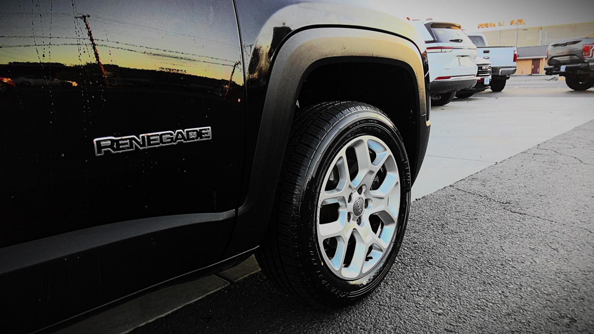 2015 BLACK JEEP RENEGADE (ZACCJBBT0FP) , located at 502 S. Riverside Avenue, Medford, OR, 97501, (541) 773-3136, 42.322803, -122.867477 - Photo#5