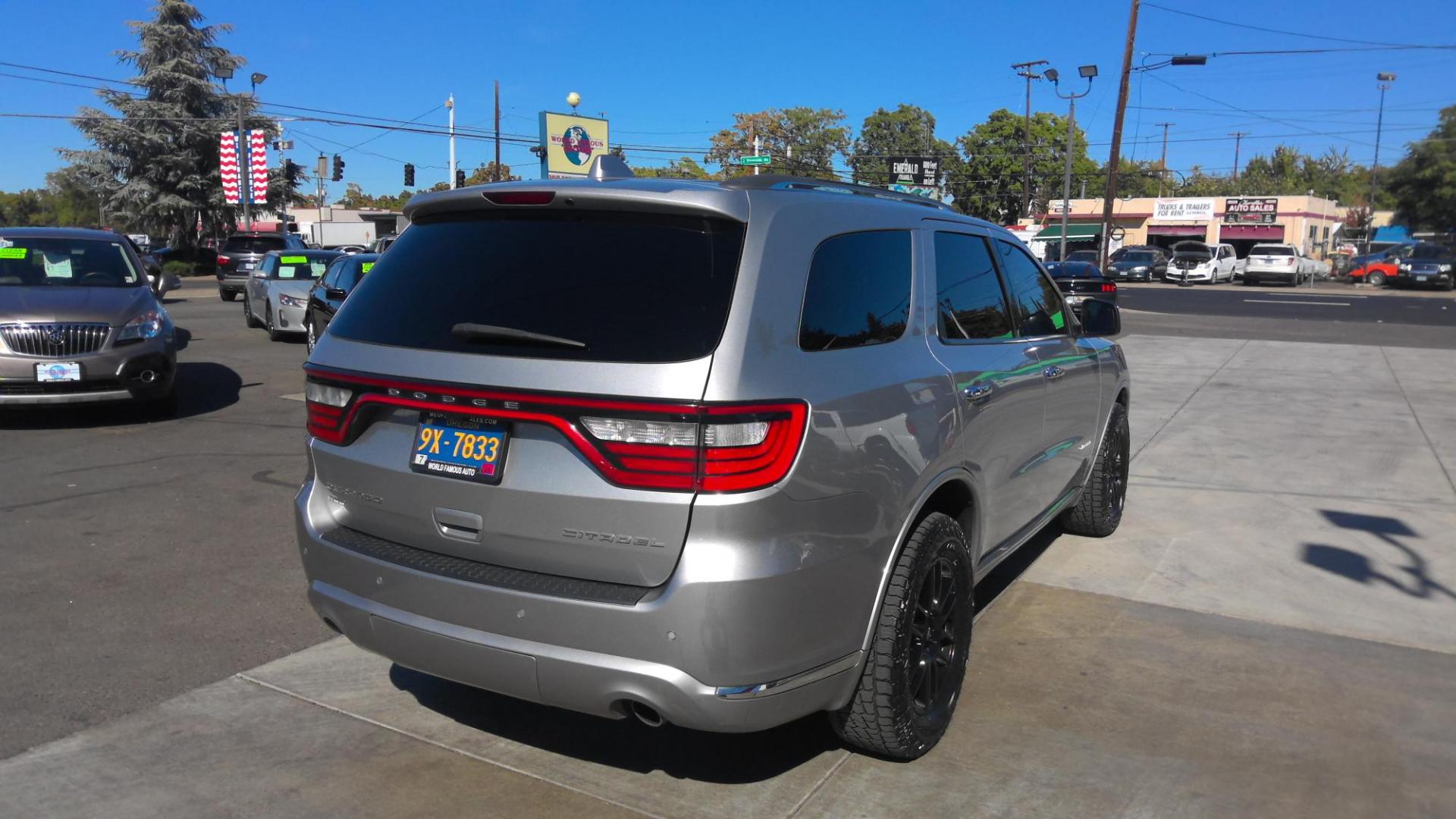 2017 SILVER Dodge Durango Citadel AWD (1C4RDJEG2HC) with an 3.6L V6 DOHC 24V engine, 8A transmission, located at 502 S. Riverside Avenue, Medford, OR, 97501, (541) 773-3136, 42.322803, -122.867477 - Photo#2