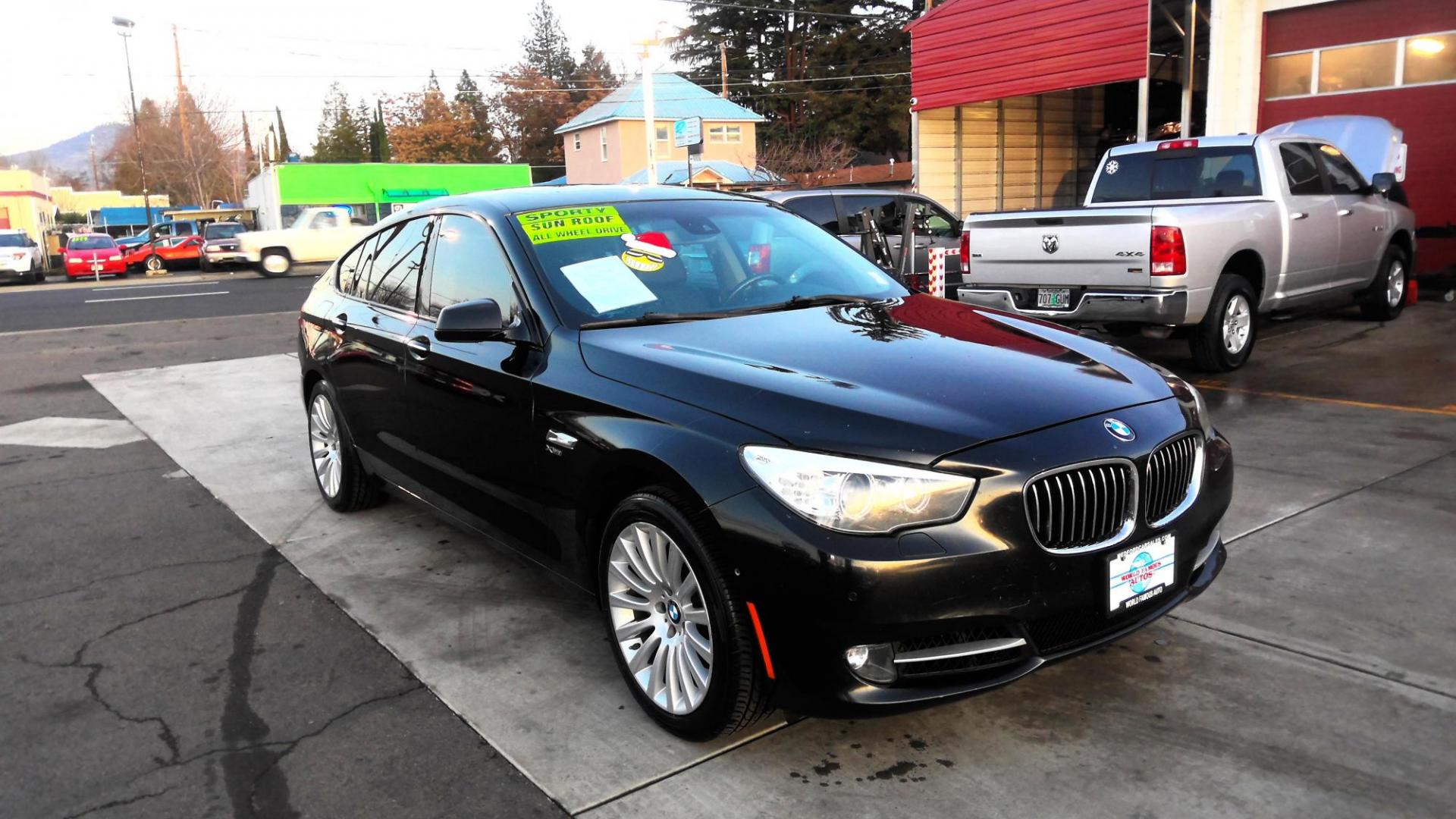 2011 BLACK BMW 5-Series Gran Turismo 535i xDrive (WBASP2C5XBC) with an 3.0L L6 DOHC 24V TURBO engine, 8-Speed Automatic transmission, located at 502 S. Riverside Avenue, Medford, OR, 97501, (541) 773-3136, 42.322803, -122.867477 - Photo#1