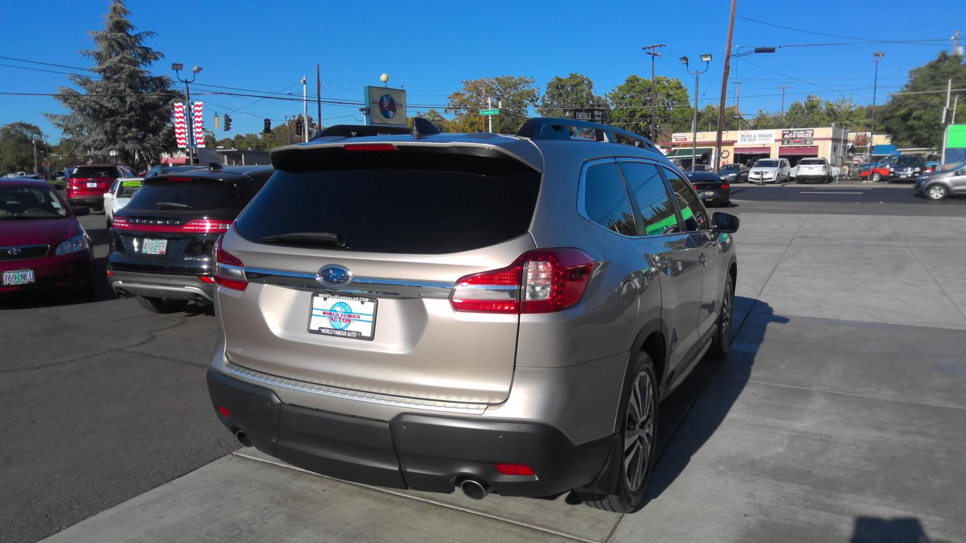 2019 GOLD Subaru Ascent Limited 7-Passenger (4S4WMAMDXK3) with an 2.4L L4 DOHC 16V engine, CVT transmission, located at 502 S. Riverside Avenue, Medford, OR, 97501, (541) 773-3136, 42.322803, -122.867477 - Photo#2