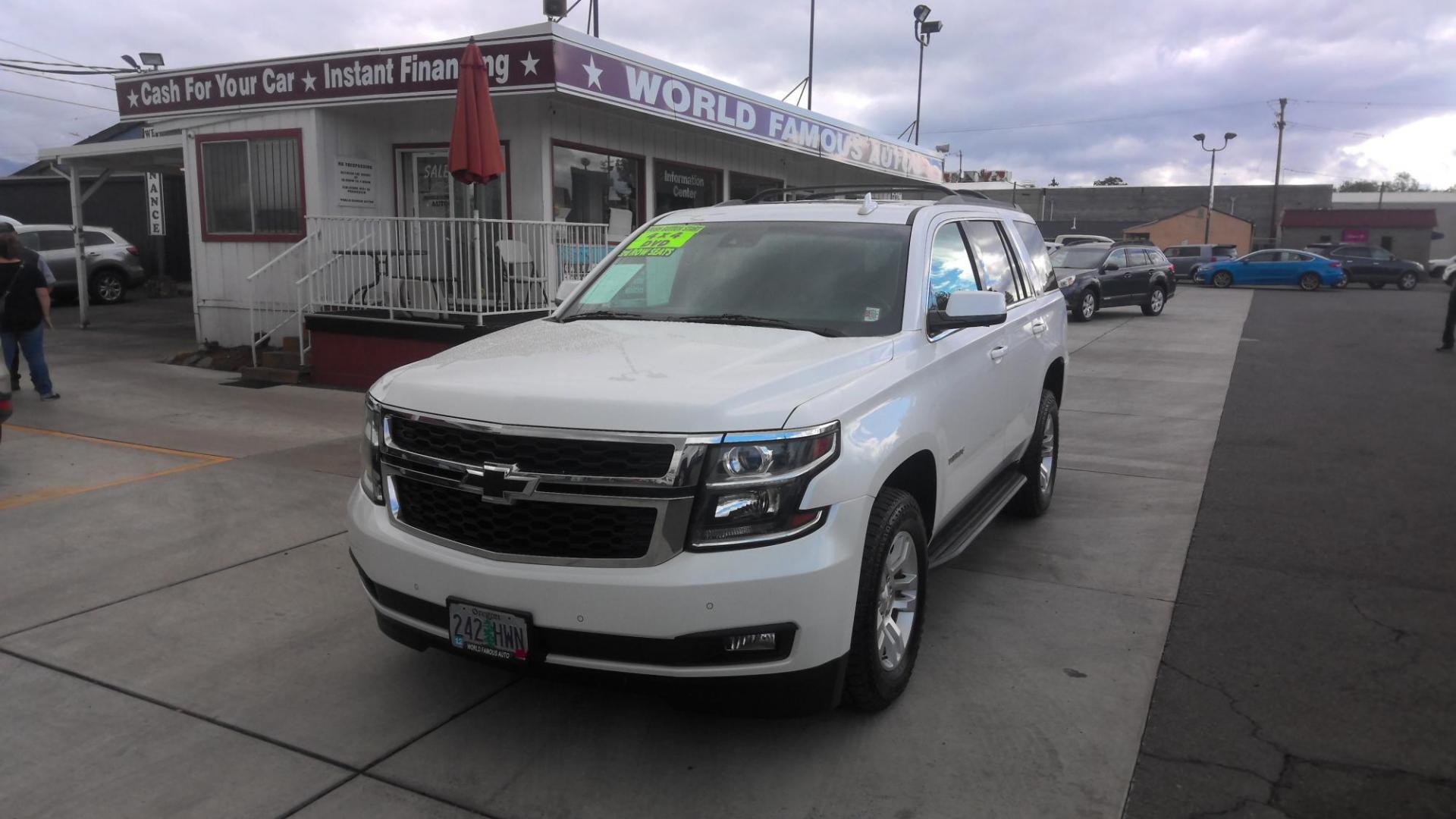 2016 WHITE Chevrolet Tahoe LT 4WD (1GNSKBKC6GR) with an 5.3L V8 OHV 16V engine, 6A transmission, located at 502 S. Riverside Avenue, Medford, OR, 97501, (541) 773-3136, 42.322803, -122.867477 - Photo#1