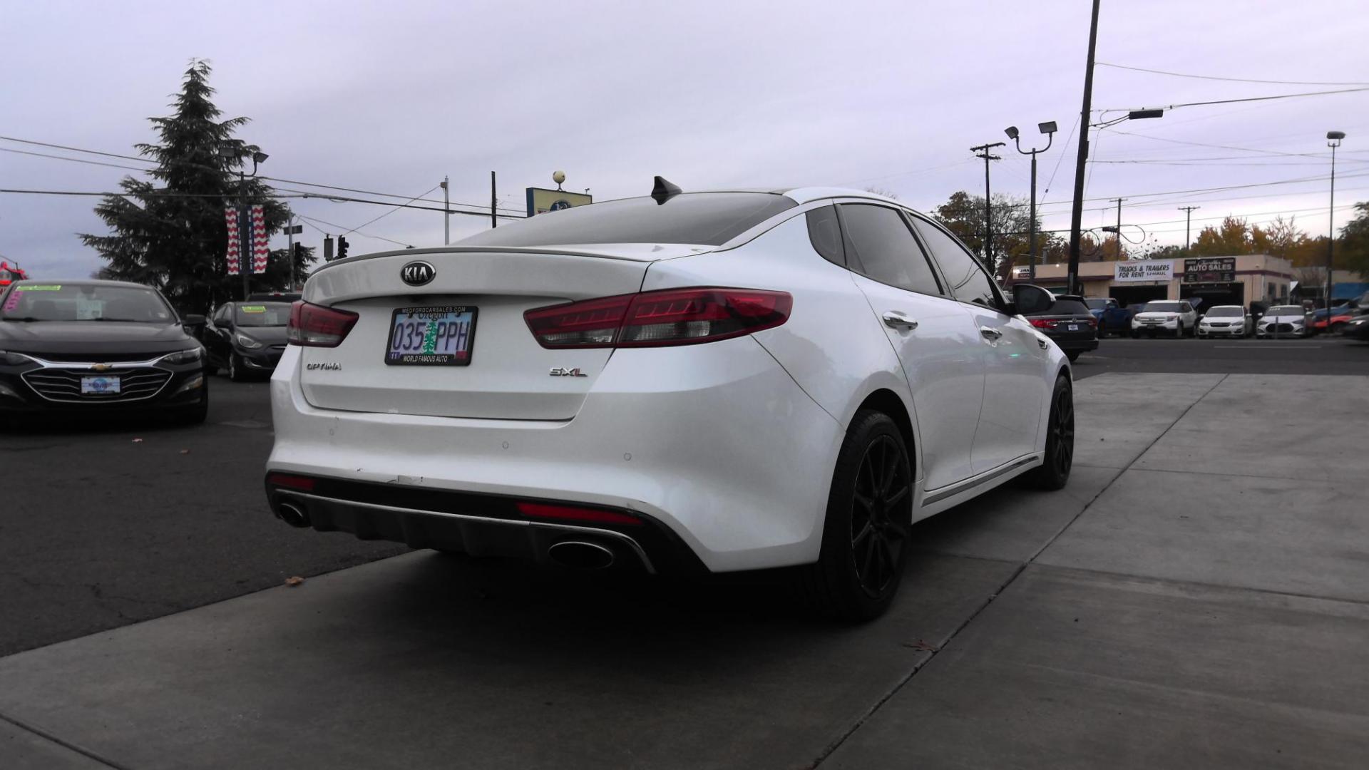 2016 WHITE Kia Optima SXL Turbo (5XXGV4L26GG) with an 2.0L L4 DOHC 16V TURBO engine, 6A transmission, located at 502 S. Riverside Avenue, Medford, OR, 97501, (541) 773-3136, 42.322803, -122.867477 - Photo#2