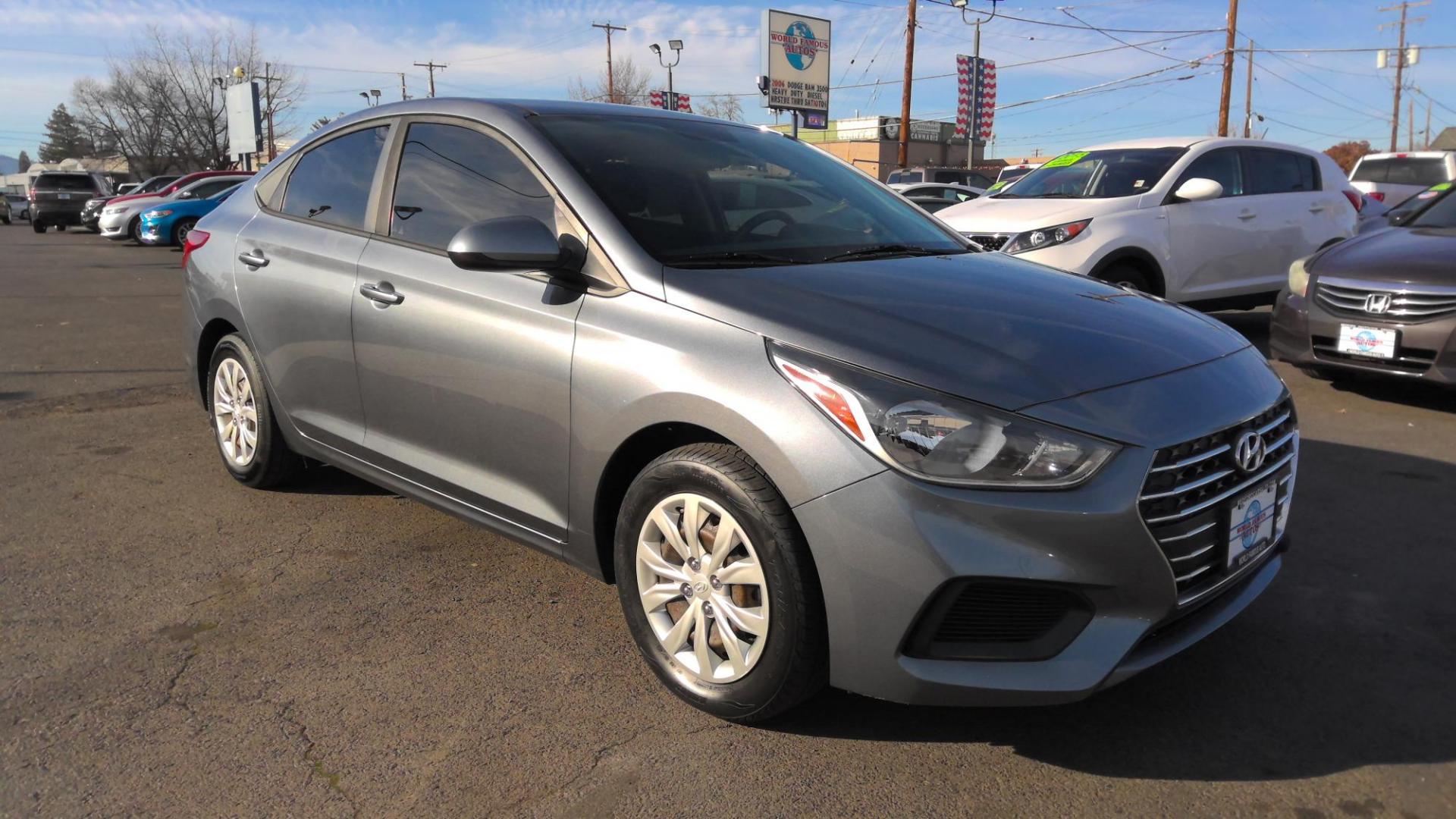 2020 GRAY Hyundai Accent SEL 4-Door 6A (3KPC24A62LE) with an 1.6L L4 DOHC 16V engine, 6A transmission, located at 502 S. Riverside Avenue, Medford, OR, 97501, (541) 773-3136, 42.322803, -122.867477 - Photo#2