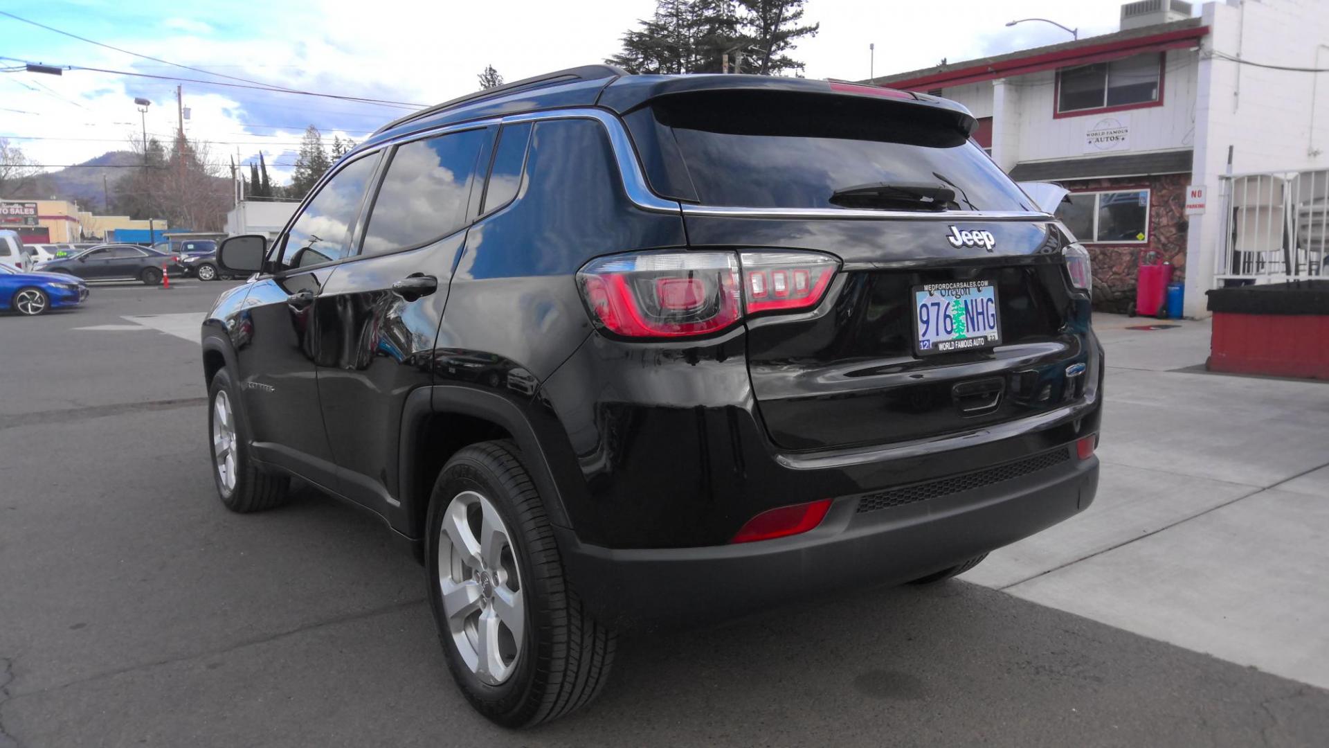 2018 BLACK Jeep Compass Sport FWD (3C4NJCBB6JT) with an 2.4L L4 DOHC 16V engine, located at 502 S. Riverside Avenue, Medford, OR, 97501, (541) 773-3136, 42.322803, -122.867477 - Photo#3