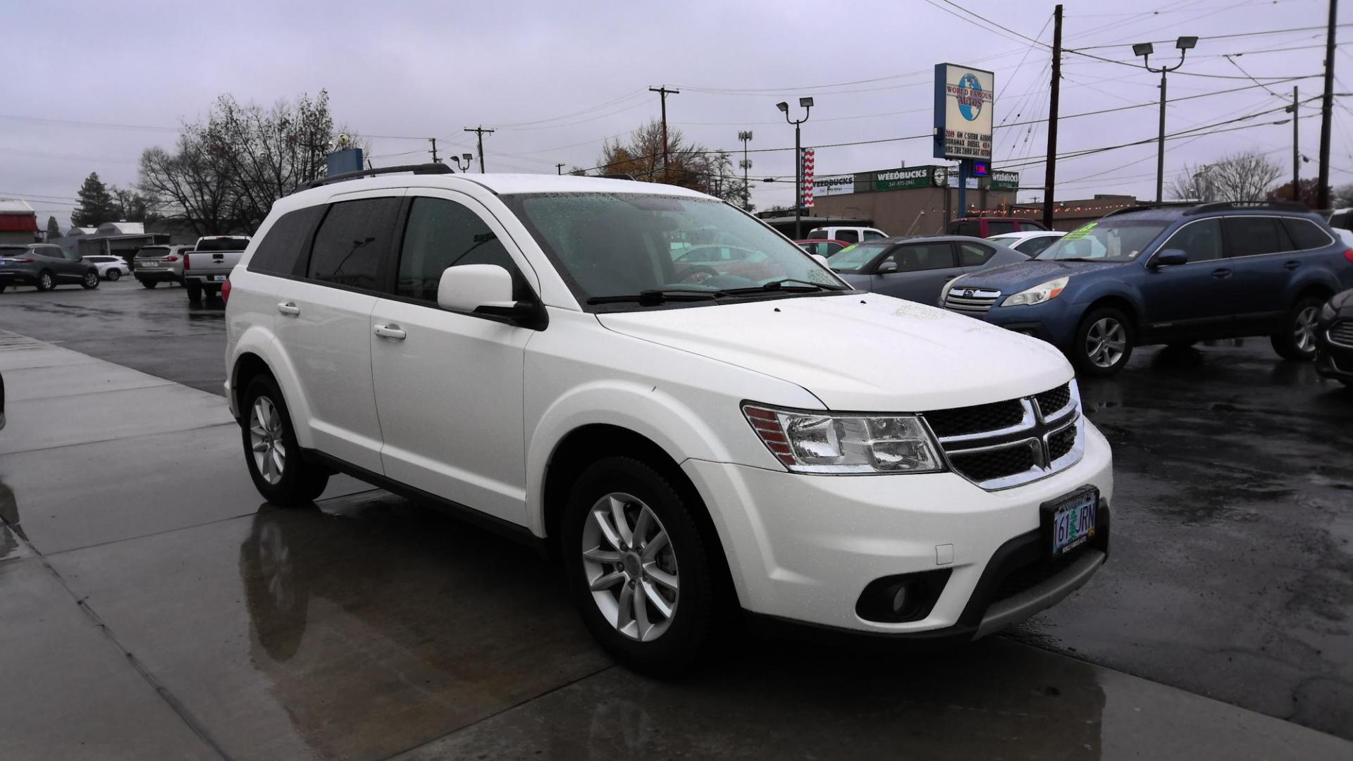 2016 WHITE Dodge Journey SXT (3C4PDCBGXGT) with an 3.6L V6 DOHC 24V engine, 4A transmission, located at 502 S. Riverside Avenue, Medford, OR, 97501, (541) 773-3136, 42.322803, -122.867477 - Photo#2