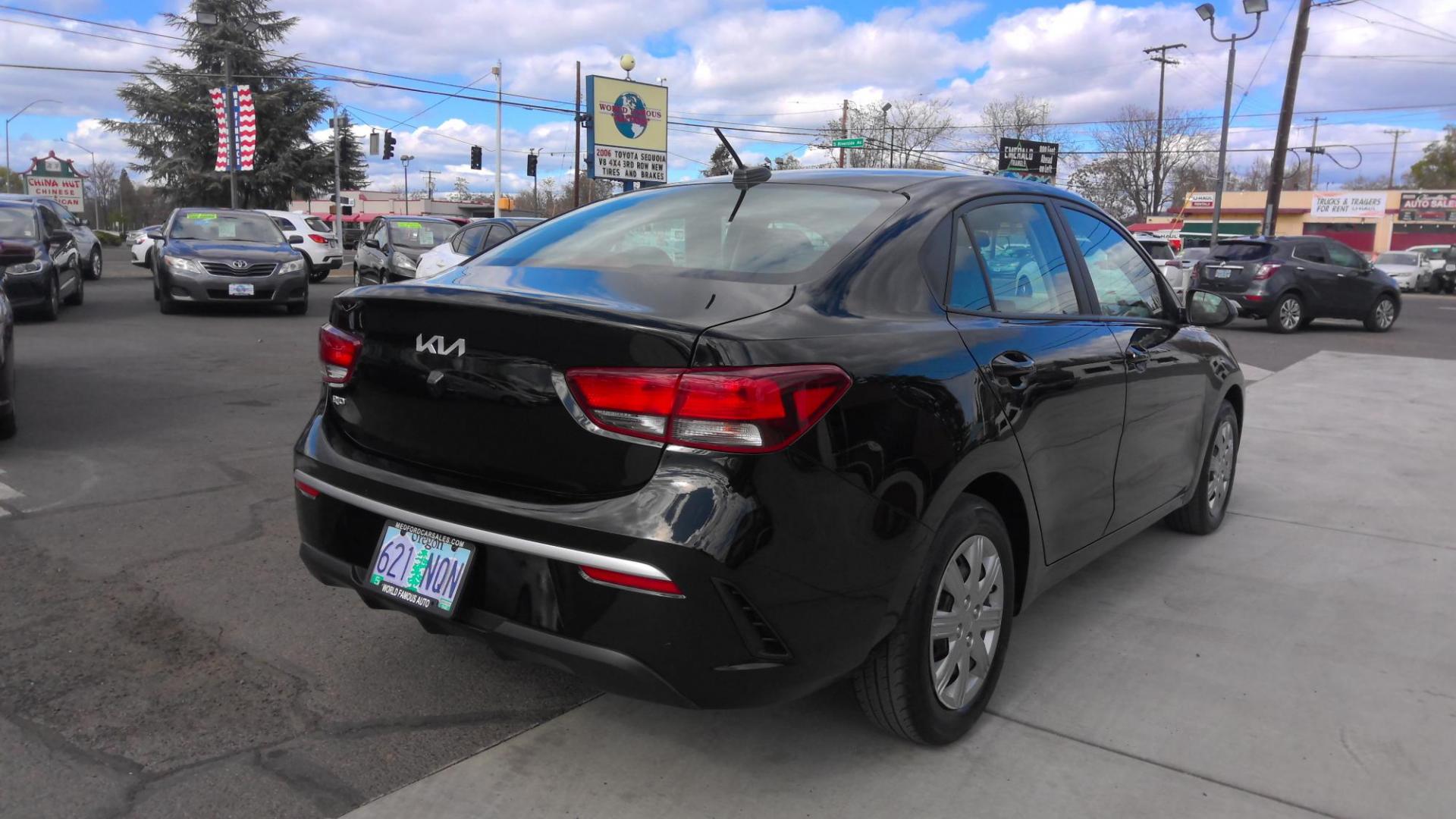 2022 BLACK Kia Rio LX (3KPA24ADXNE) with an 1.6L L4 DOHC 16V engine, 6A transmission, located at 502 S. Riverside Avenue, Medford, OR, 97501, (541) 773-3136, 42.322803, -122.867477 - Photo#2