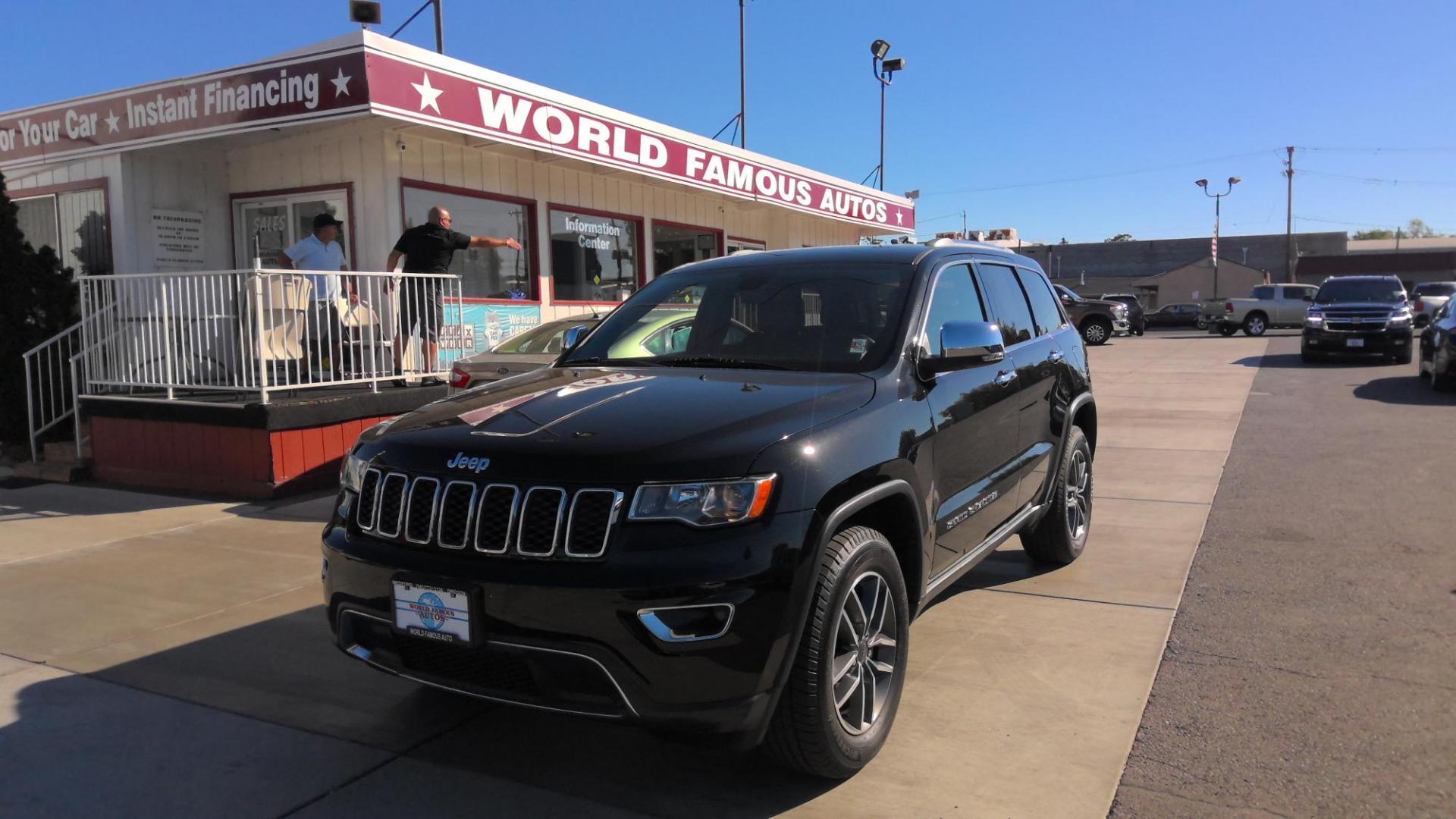 2019 BLACK Jeep Grand Cherokee Limited 4WD (1C4RJFBG6KC) with an 3.6L V6 DOHC 24V engine, 8A transmission, located at 502 S. Riverside Avenue, Medford, OR, 97501, (541) 773-3136, 42.322803, -122.867477 - Photo#1