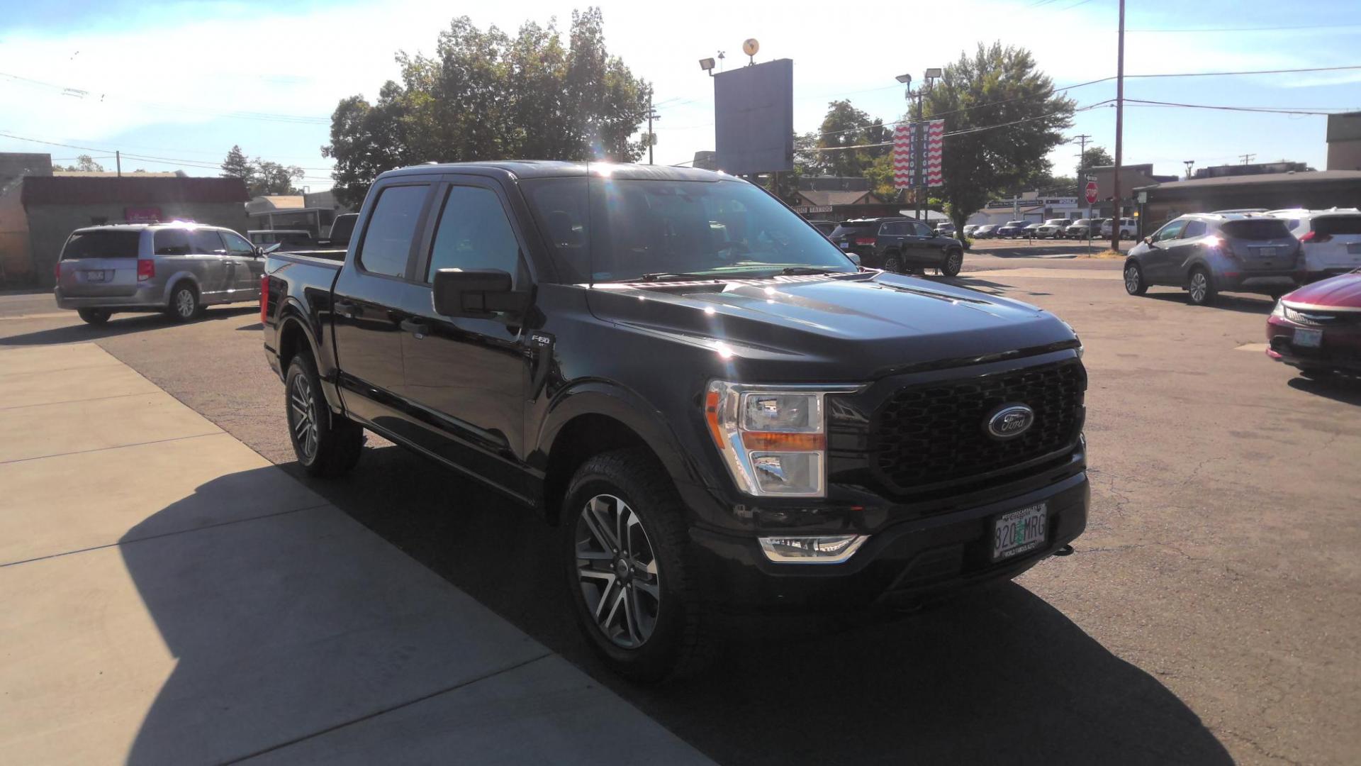 2021 BLACK Ford F-150 XLT SuperCrew 6.5-ft. Bed 4WD (1FTEW1EP0MK) with an 2.7L V6 DOHC 24V engine, 6A transmission, located at 502 S. Riverside Avenue, Medford, OR, 97501, (541) 773-3136, 42.322803, -122.867477 - Photo#1