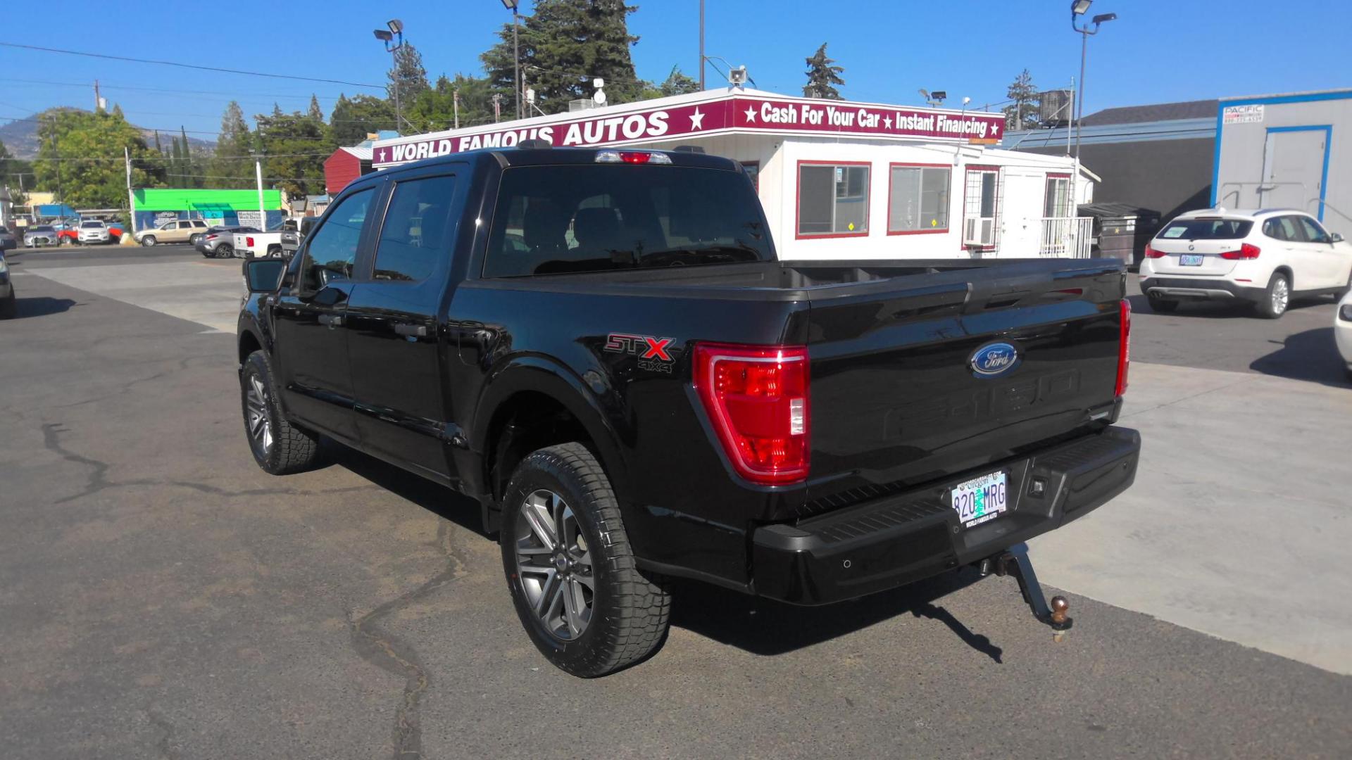 2021 BLACK Ford F-150 XLT SuperCrew 6.5-ft. Bed 4WD (1FTEW1EP0MK) with an 2.7L V6 DOHC 24V engine, 6A transmission, located at 502 S. Riverside Avenue, Medford, OR, 97501, (541) 773-3136, 42.322803, -122.867477 - Photo#3