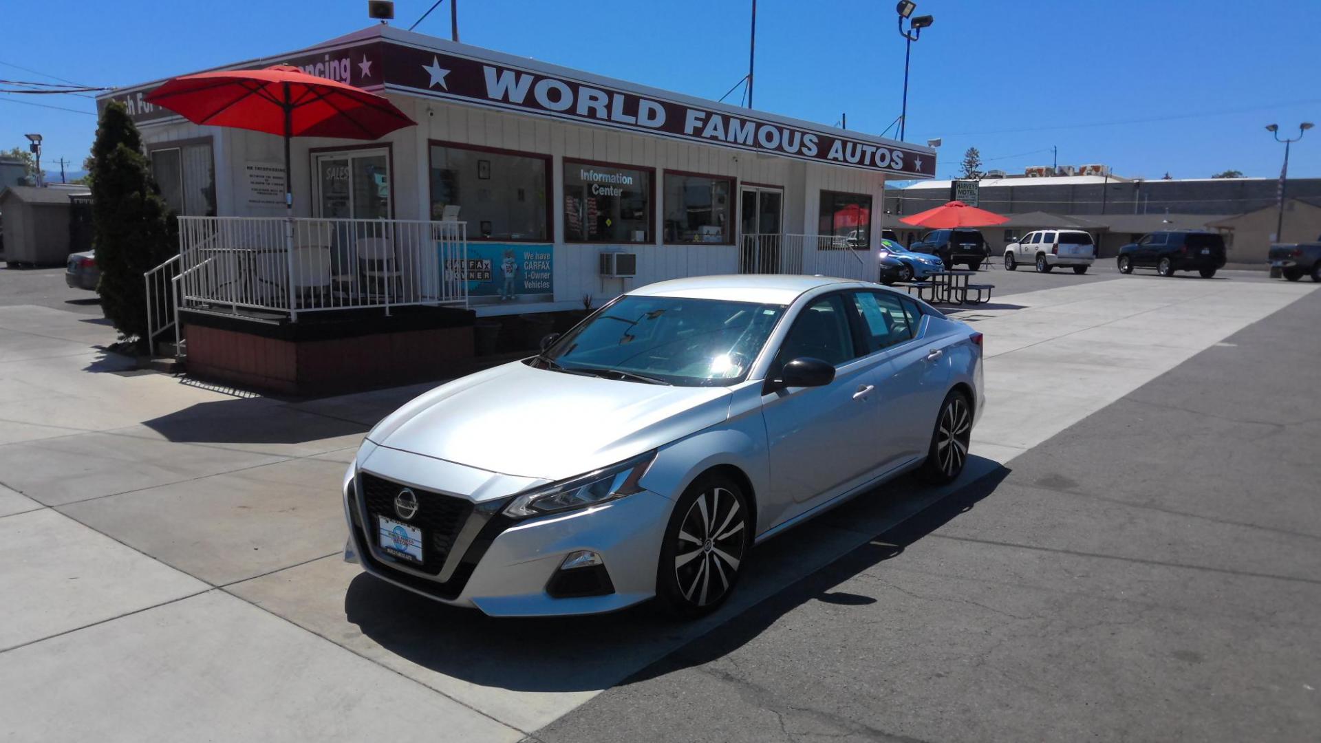 2020 SILVER Nissan Altima 2.5 SR (1N4BL4CV1LC) with an 2.5L L4 DOHC 16V engine, CVT transmission, located at 502 S. Riverside Avenue, Medford, OR, 97501, (541) 773-3136, 42.322803, -122.867477 - Photo#0