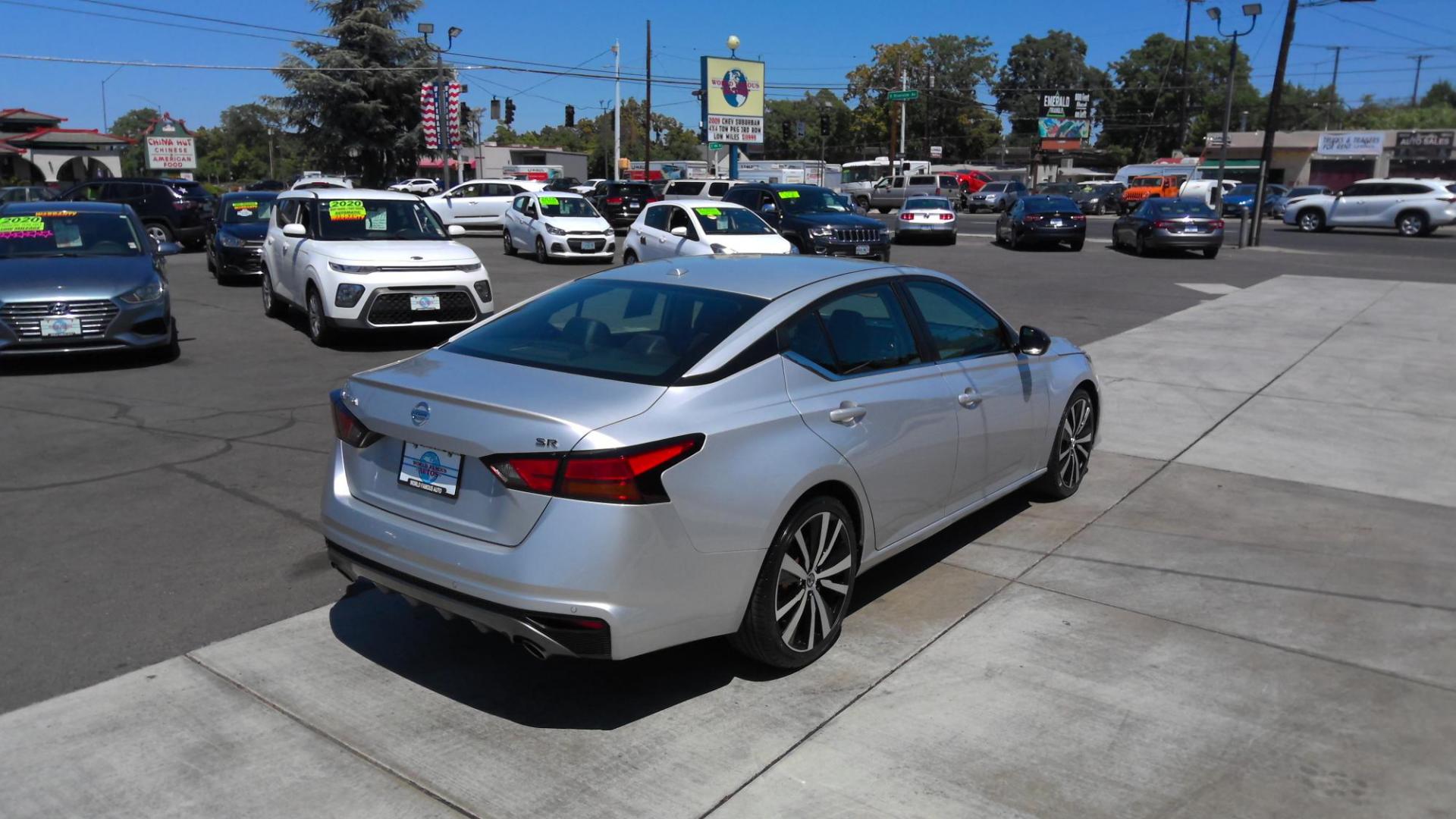 2020 SILVER Nissan Altima 2.5 SR (1N4BL4CV1LC) with an 2.5L L4 DOHC 16V engine, CVT transmission, located at 502 S. Riverside Avenue, Medford, OR, 97501, (541) 773-3136, 42.322803, -122.867477 - Photo#2