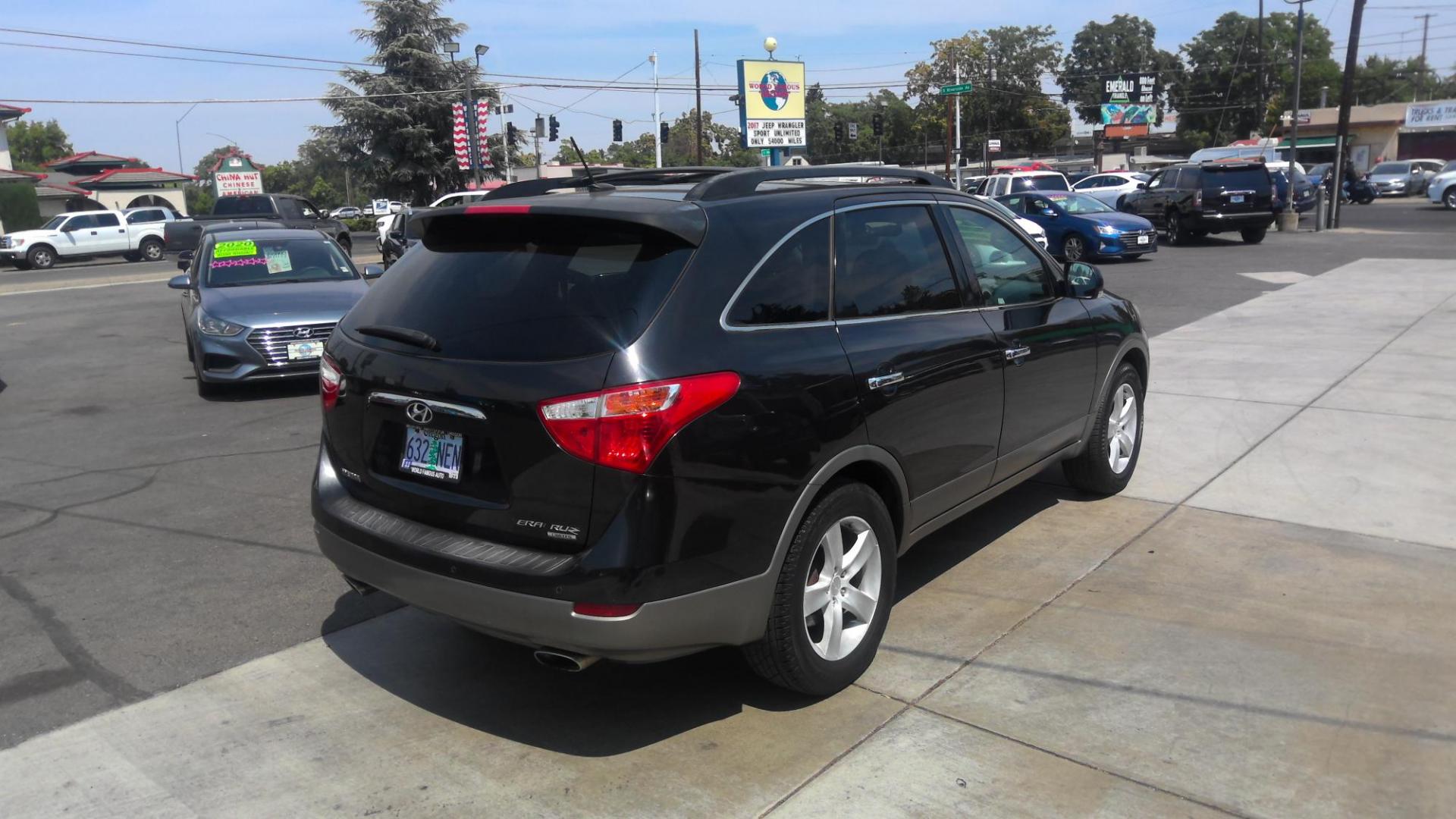 2008 BLACK Hyundai Veracruz GLS (KM8NU13C78U) with an 3.8L V6 DOHC 24V engine, 6-Speed Automatic Overdrive transmission, located at 502 S. Riverside Avenue, Medford, OR, 97501, (541) 773-3136, 42.322803, -122.867477 - Photo#2