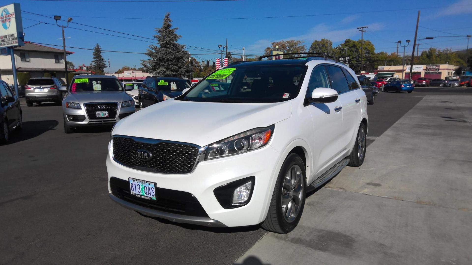 2016 WHITE Kia Sorento SX V6 2WD (5XYPK4A51GG) with an 3.3L V6 DOHC 24V engine, 6-Speed Automatic transmission, located at 502 S. Riverside Avenue, Medford, OR, 97501, (541) 773-3136, 42.322803, -122.867477 - Photo#1