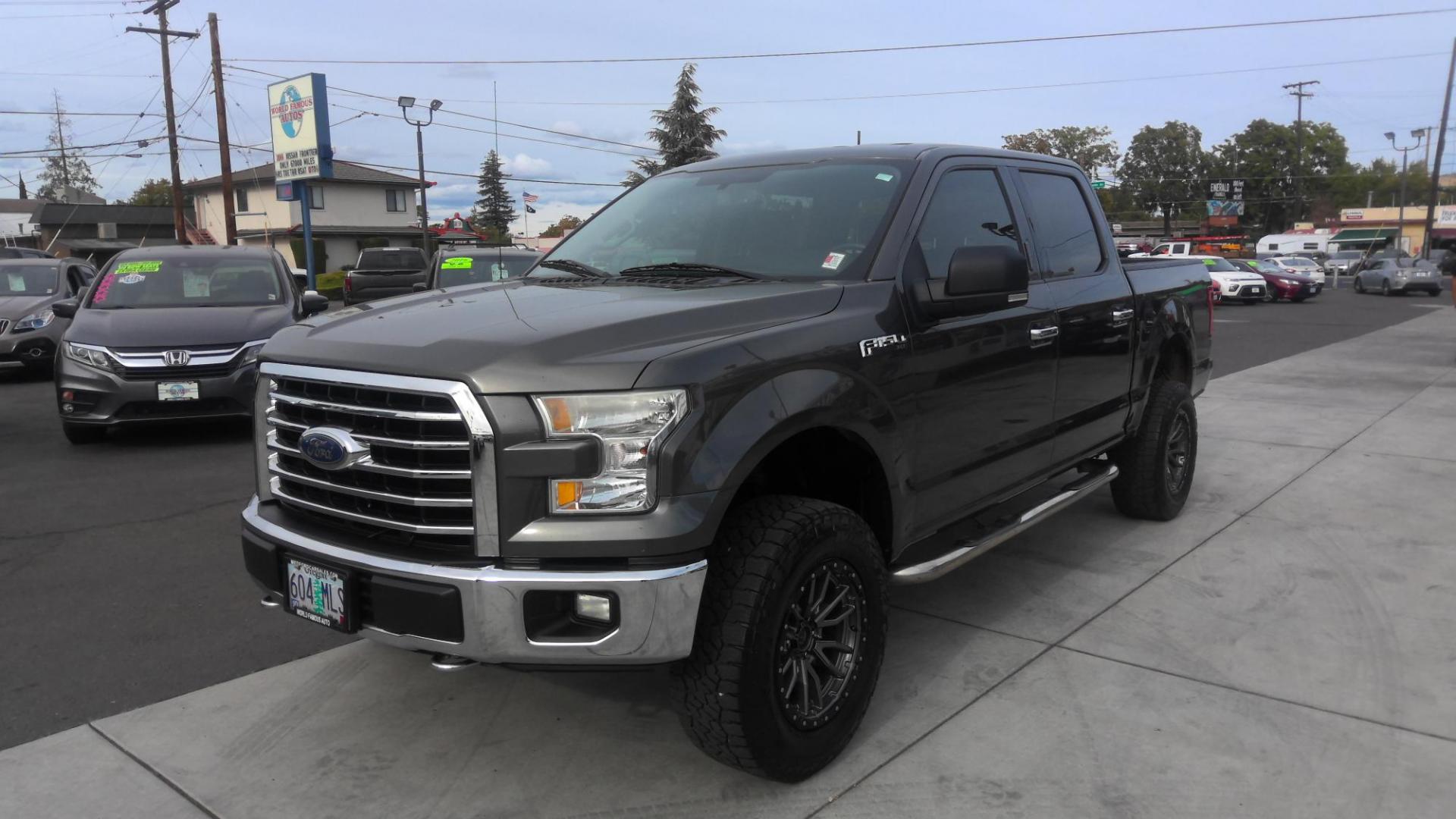 2015 GRAY Ford F-150 XLT SuperCrew 6.5-ft. Bed 4WD (1FTEW1EF6FK) with an 5.0L V8 engine, 6-Speed Automatic transmission, located at 502 S. Riverside Avenue, Medford, OR, 97501, (541) 773-3136, 42.322803, -122.867477 - Photo#1