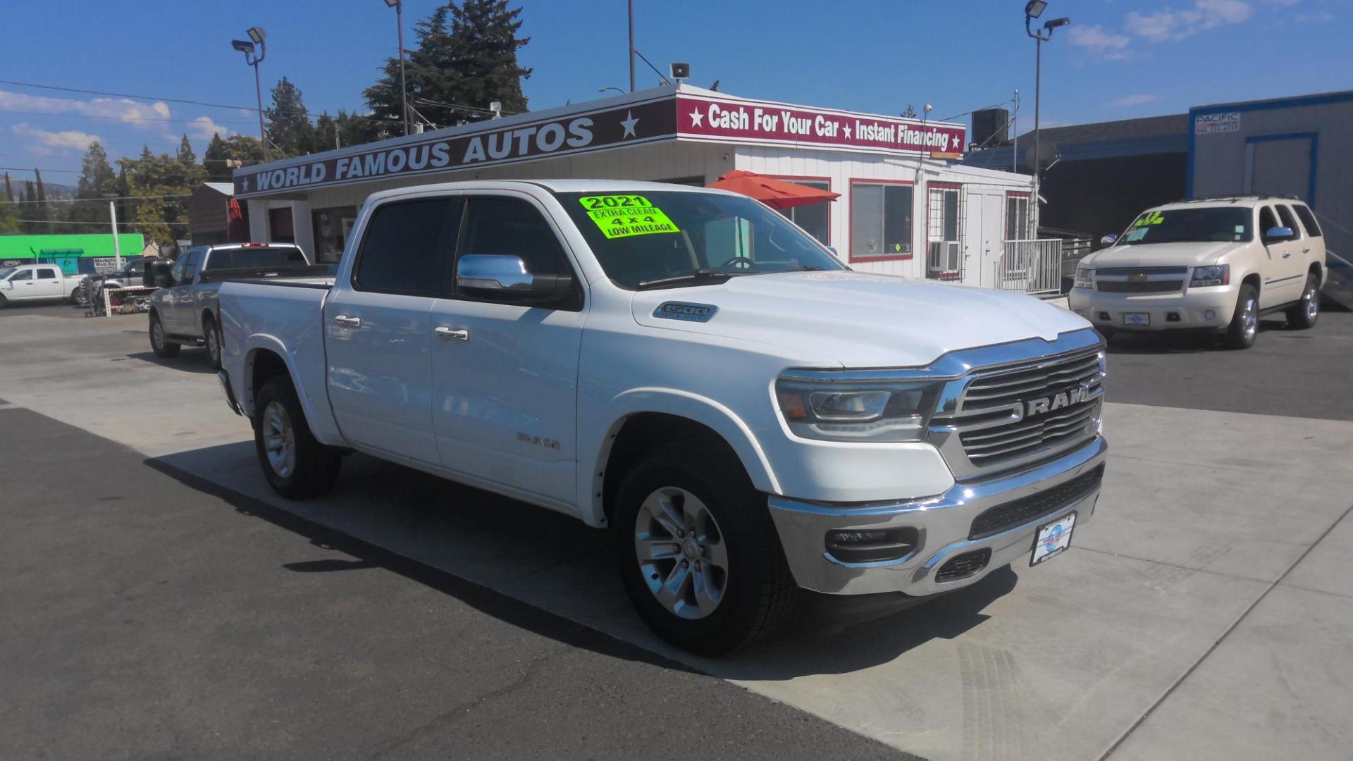 2021 WHITE RAM 1500 Laramie Crew Cab SWB 4WD (1C6SRFJT6MN) with an 5.7L V8 OHV 16V engine, 8A transmission, located at 502 S. Riverside Avenue, Medford, OR, 97501, (541) 773-3136, 42.322803, -122.867477 - Photo#1