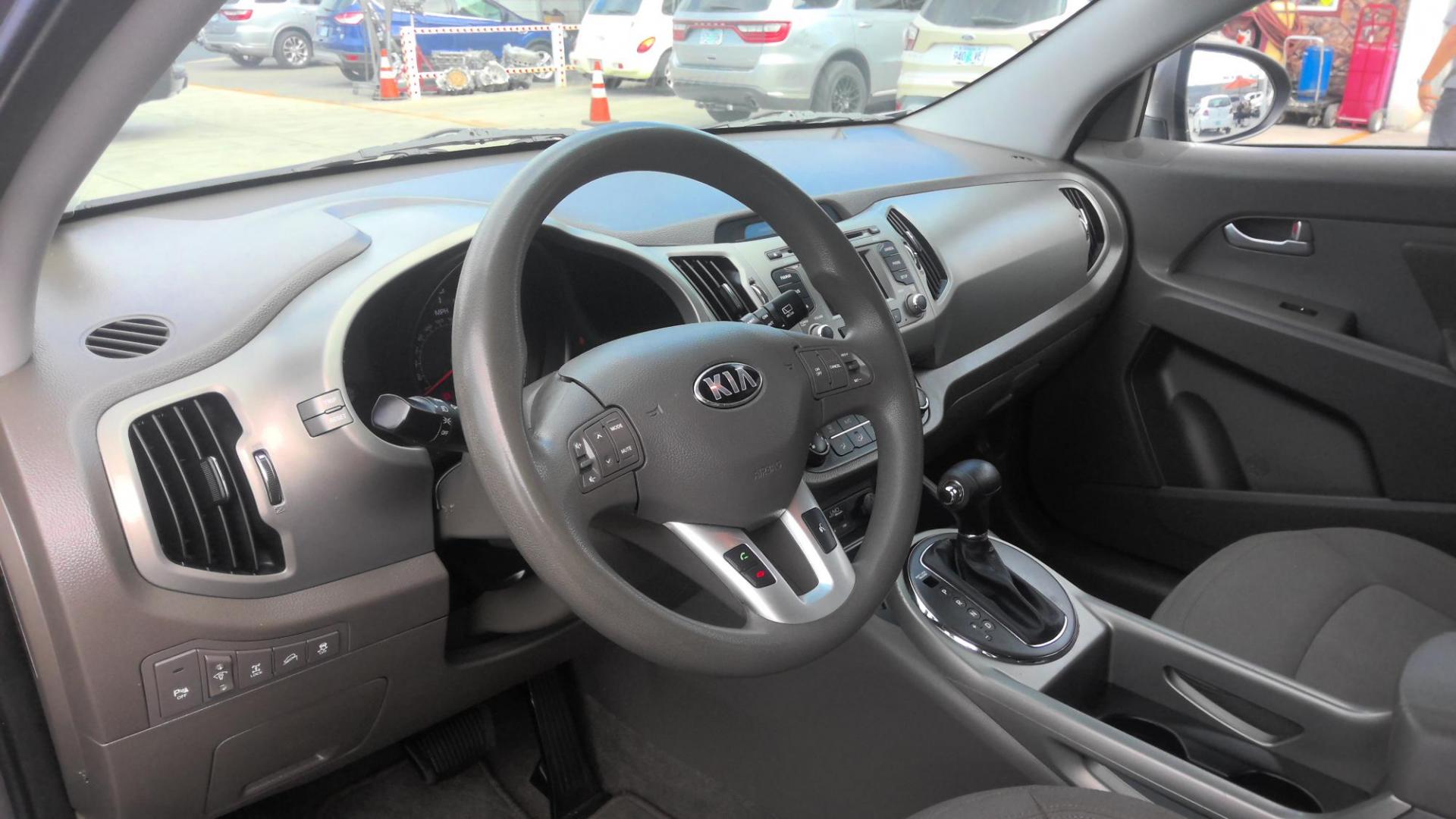 2013 GRAY Kia Sportage LX AWD (KNDPBCA23D7) with an 2.4L V6 DOHC 24V engine, 6-Speed Automatic transmission, located at 502 S. Riverside Avenue, Medford, OR, 97501, (541) 773-3136, 42.322803, -122.867477 - Photo#2