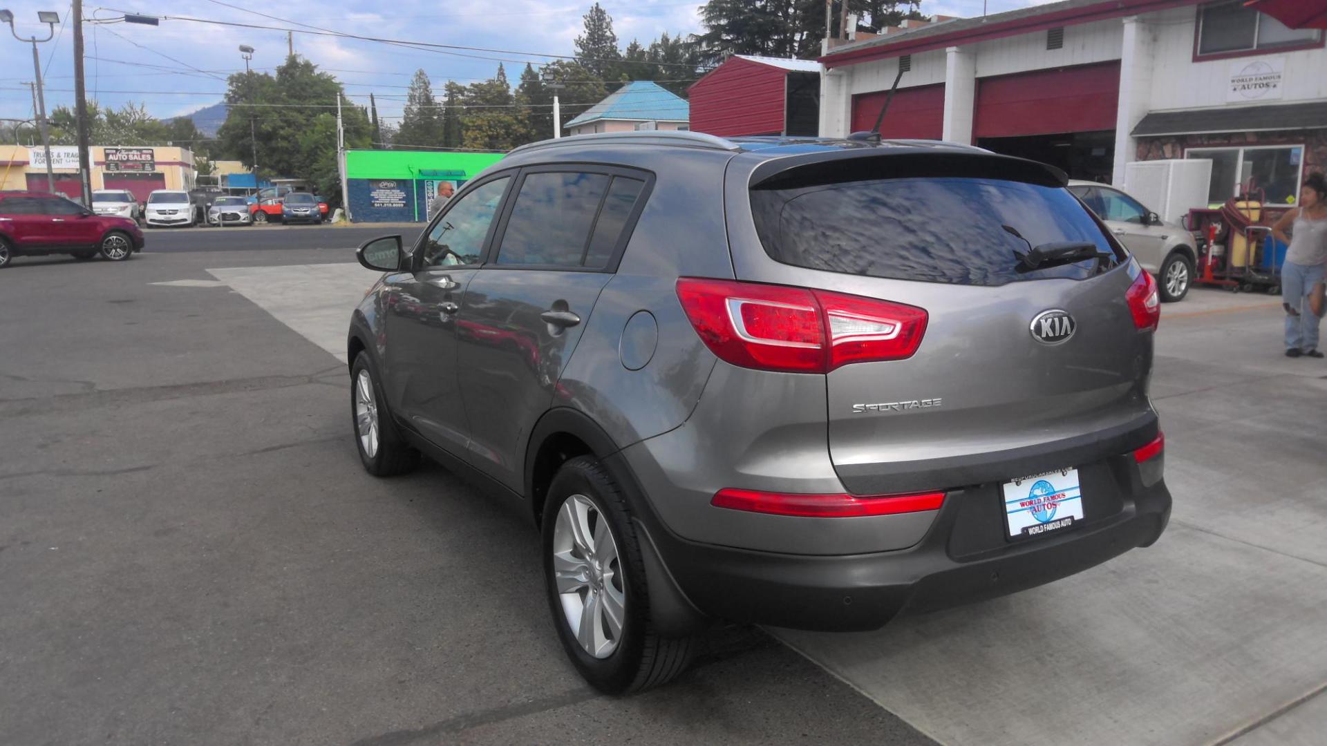 2013 GRAY Kia Sportage LX AWD (KNDPBCA23D7) with an 2.4L V6 DOHC 24V engine, 6-Speed Automatic transmission, located at 502 S. Riverside Avenue, Medford, OR, 97501, (541) 773-3136, 42.322803, -122.867477 - Photo#4