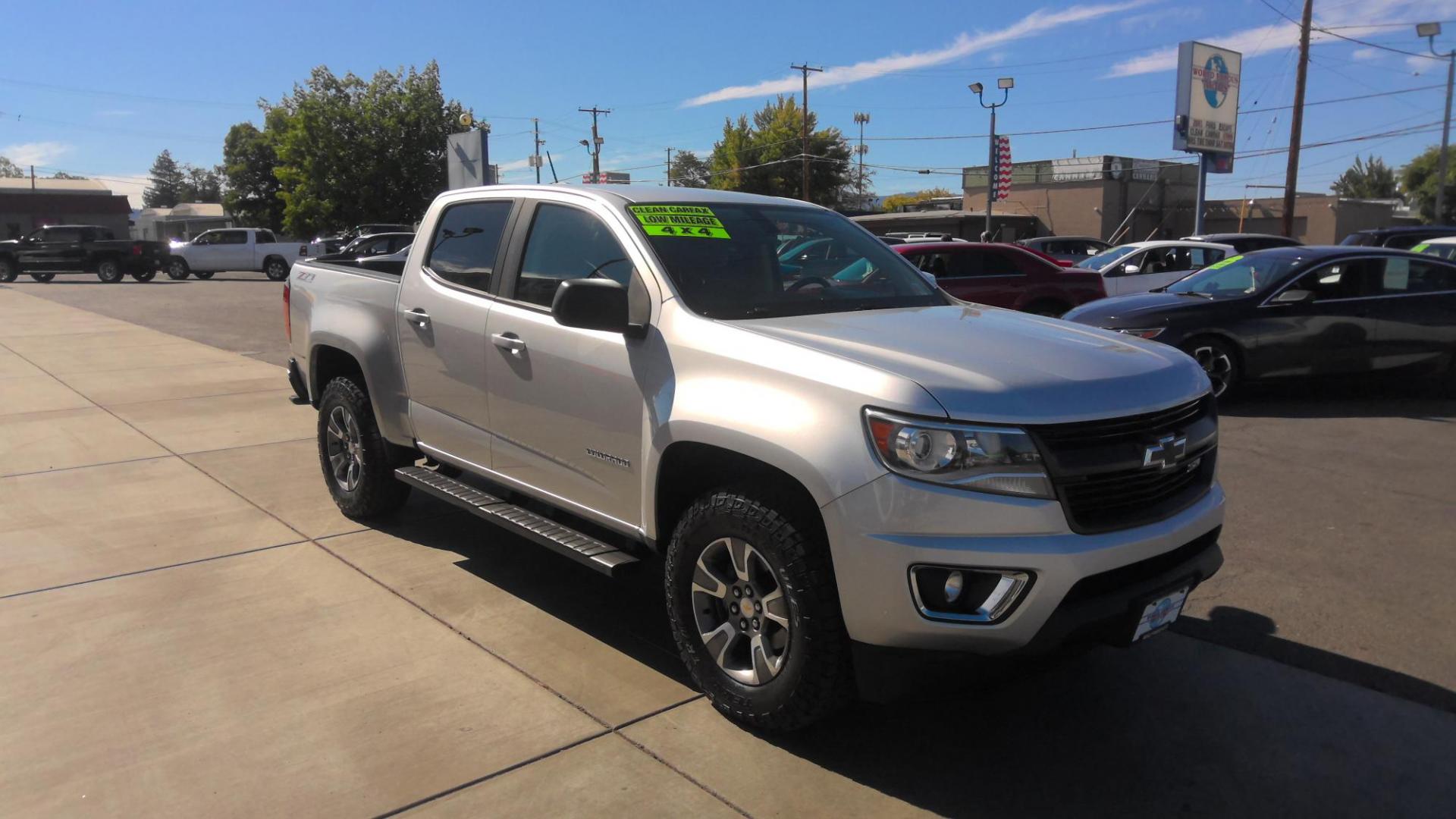 2017 SILVER Chevrolet Colorado Z71 Crew Cab 4WD Long Box (1GCGTDEN3H1) with an 3.6L V6 DOHC 24V GAS engine, 6A transmission, located at 502 S. Riverside Avenue, Medford, OR, 97501, (541) 773-3136, 42.322803, -122.867477 - Photo#0