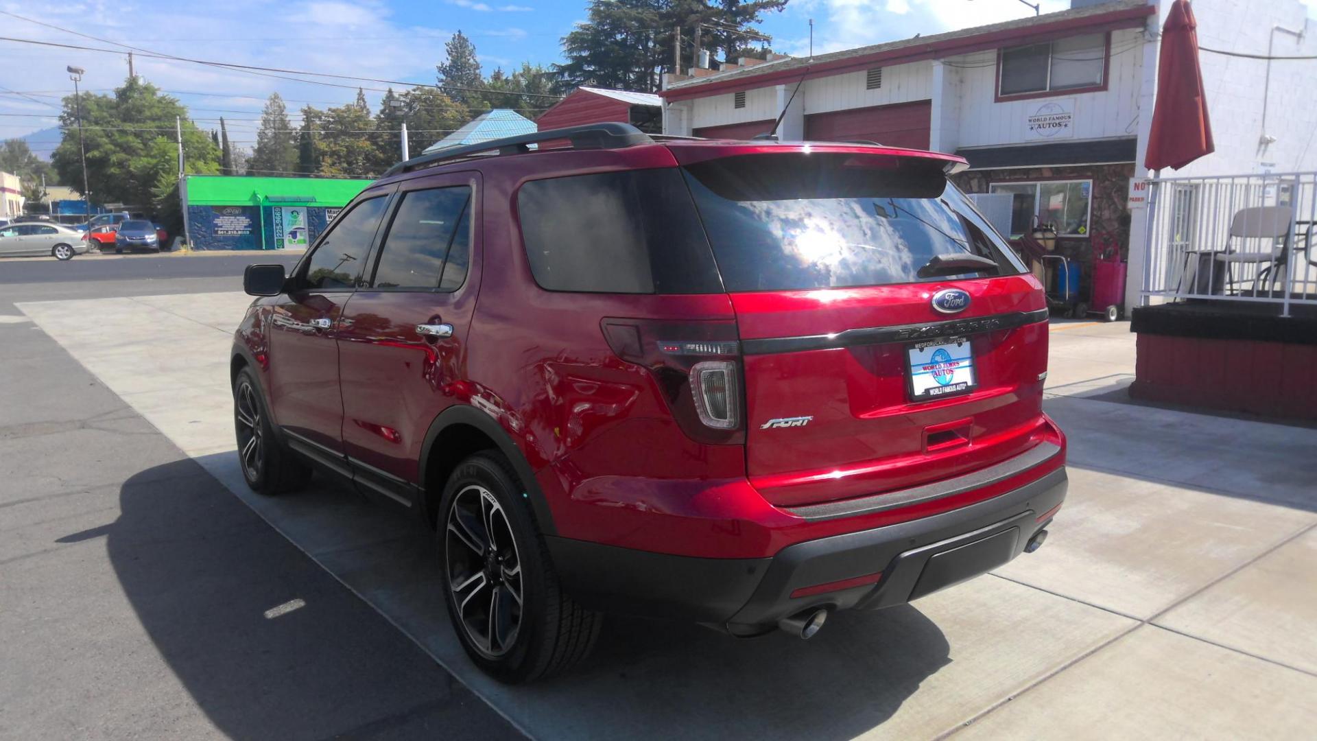 2013 RED Ford Explorer Sport 4WD (1FM5K8GTXDG) with an 3.5L V6 DOHC 24V engine, 6-Speed Automatic transmission, located at 502 S. Riverside Avenue, Medford, OR, 97501, (541) 773-3136, 42.322803, -122.867477 - Photo#5