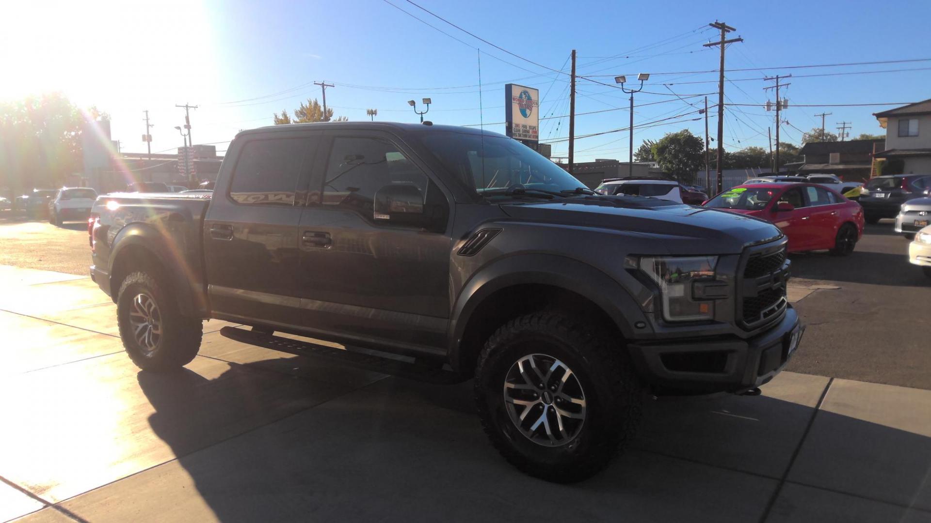 2018 GRAY Ford F-150 Raptor SuperCrew 4WD (1FTFW1RGXJF) with an 3.5 V6 engine, 6A transmission, located at 502 S. Riverside Avenue, Medford, OR, 97501, (541) 773-3136, 42.322803, -122.867477 - Photo#1