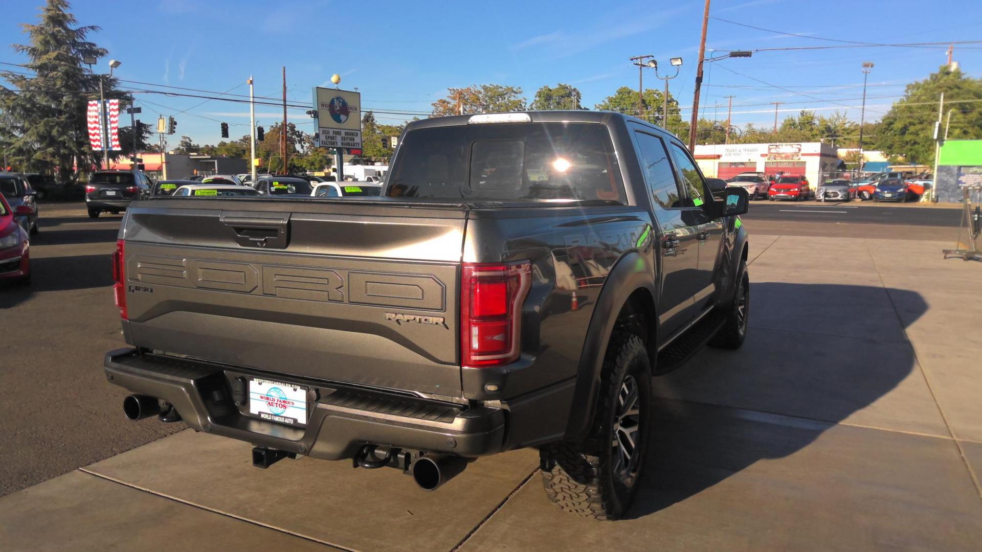 2018 GRAY Ford F-150 Raptor SuperCrew 4WD (1FTFW1RGXJF) with an 3.5 V6 engine, 6A transmission, located at 502 S. Riverside Avenue, Medford, OR, 97501, (541) 773-3136, 42.322803, -122.867477 - Photo#2