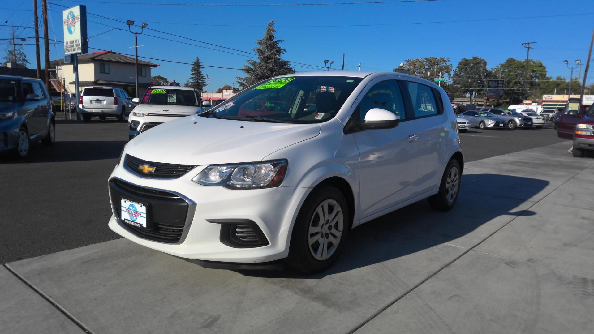 2020 WHITE Chevrolet Sonic FL Auto Hatchback (1G1JG6SB7L4) with an 1.4L L4 DOHC 24V TURBO engine, 6A transmission, located at 502 S. Riverside Avenue, Medford, OR, 97501, (541) 773-3136, 42.322803, -122.867477 - Photo#1