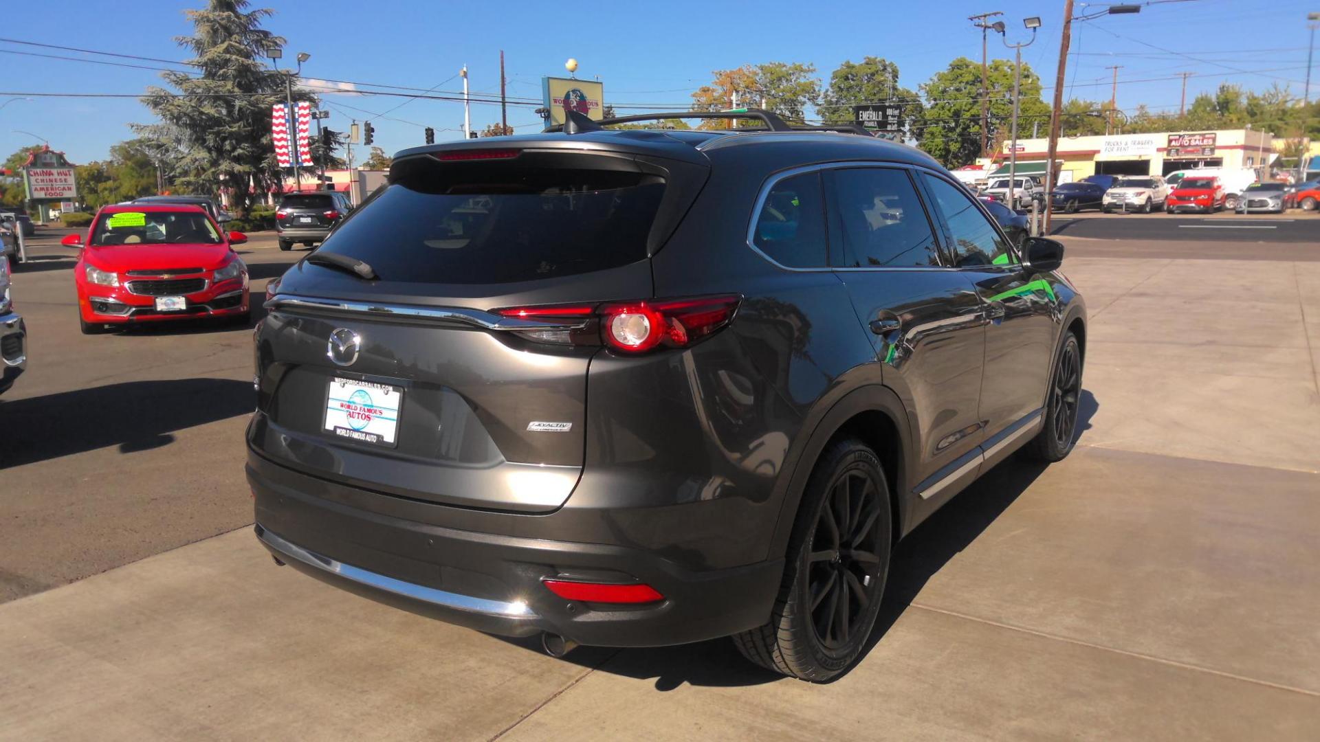 2016 GRAY Mazda CX-9 Grand Touring AWD (JM3TCBDYXG0) with an 2.5L L4 DOHC 16V engine, 6A transmission, located at 502 S. Riverside Avenue, Medford, OR, 97501, (541) 773-3136, 42.322803, -122.867477 - Photo#2