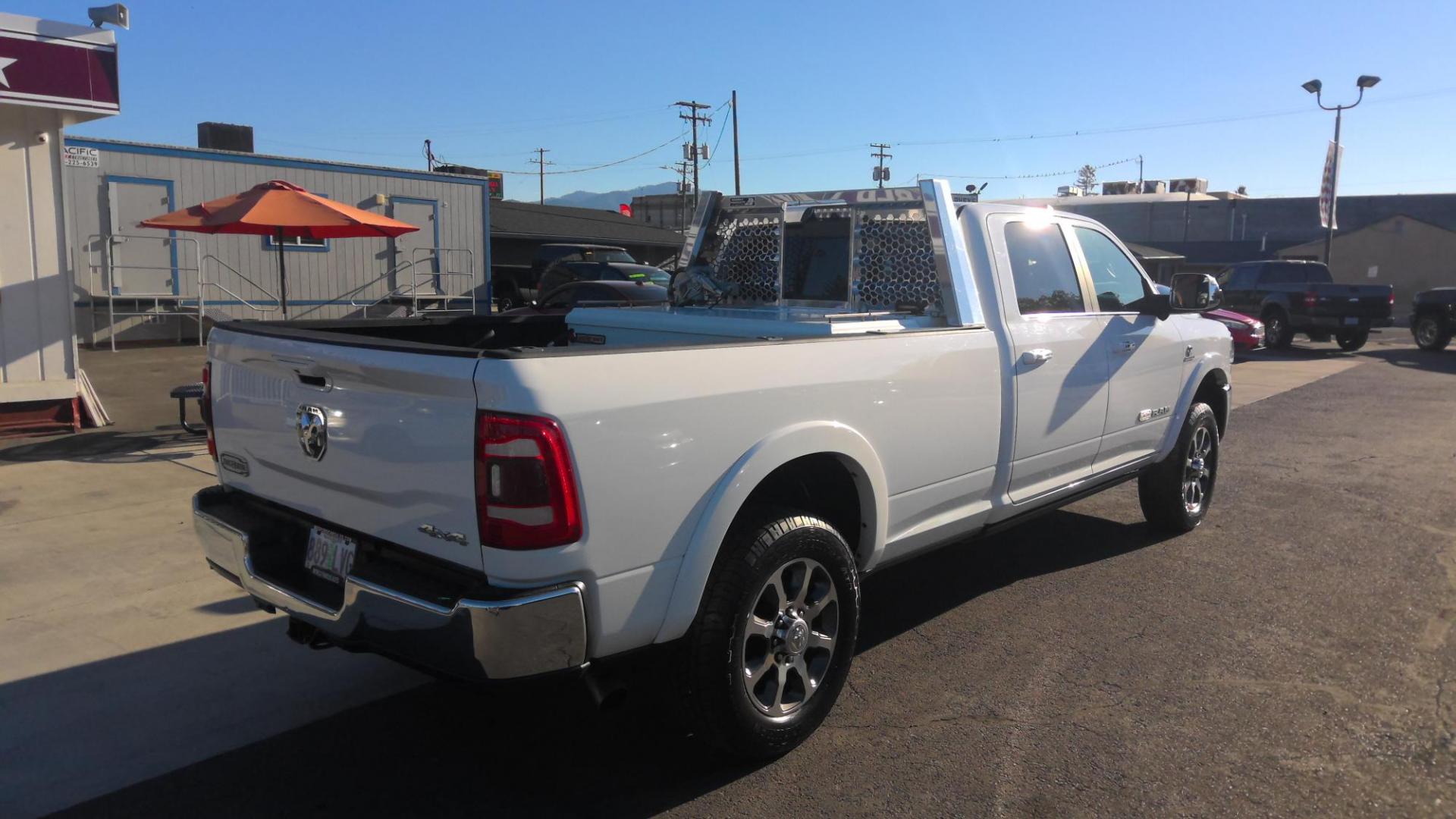 2019 WHITE RAM 3500 Longhorn Crew Cab LWB 4WD (3C63R3KL7KG) with an 6.7L L6 OHV 24V TURBO DIESEL engine, 6A transmission, located at 502 S. Riverside Avenue, Medford, OR, 97501, (541) 773-3136, 42.322803, -122.867477 - Photo#3