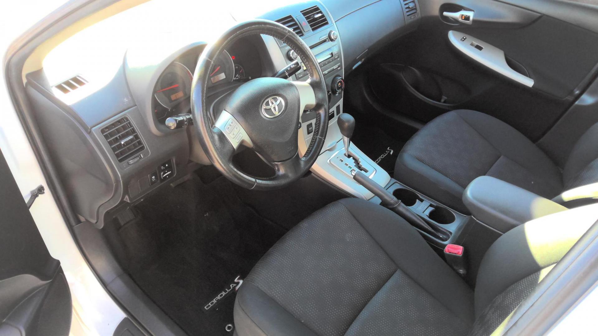 2010 WHITE Toyota Corolla Base 4-Speed AT (1NXBU4EE8AZ) with an 1.8L L4 DOHC 16V engine, 4-Speed Automatic Overdrive transmission, located at 502 S. Riverside Avenue, Medford, OR, 97501, (541) 773-3136, 42.322803, -122.867477 - Photo#4