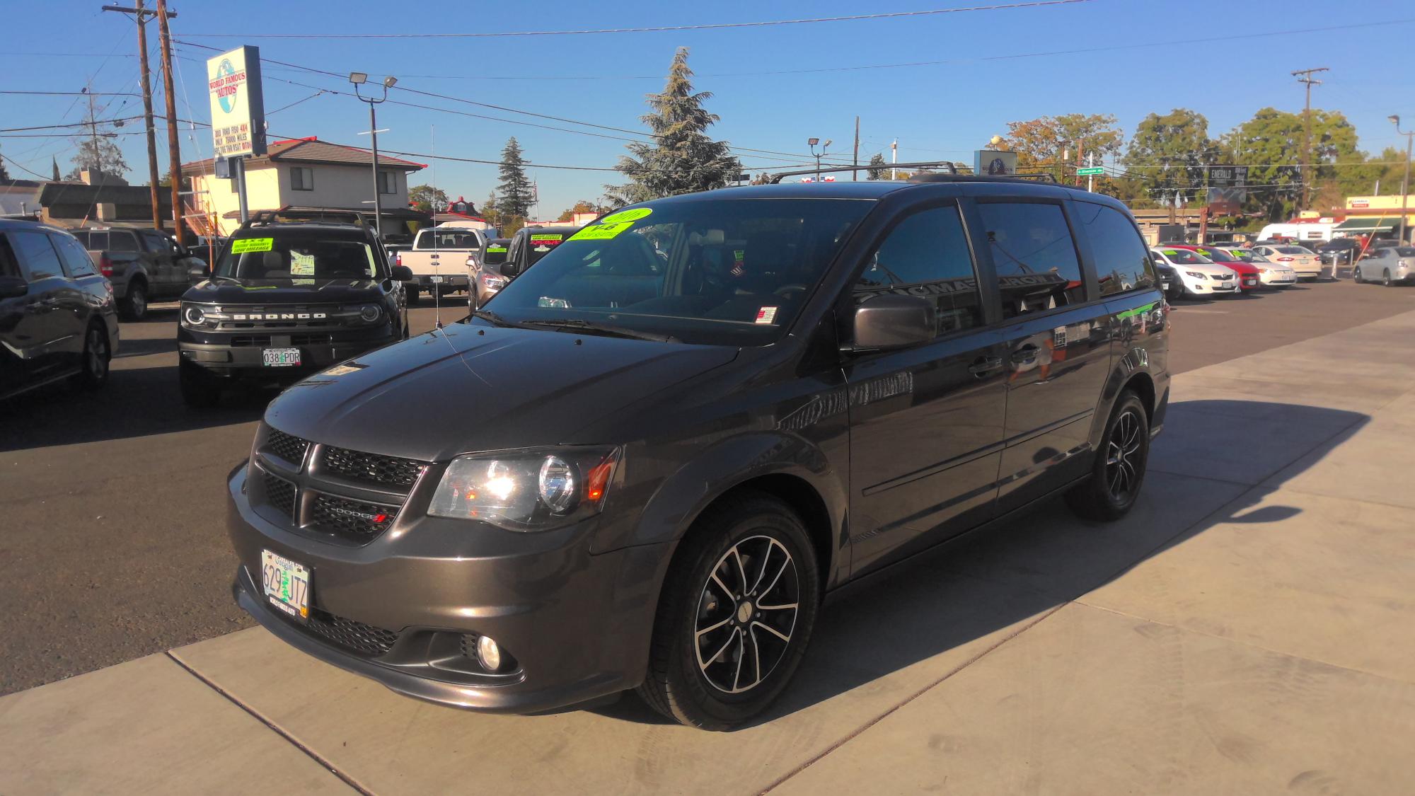 photo of 2016 Dodge Grand Caravan R/T