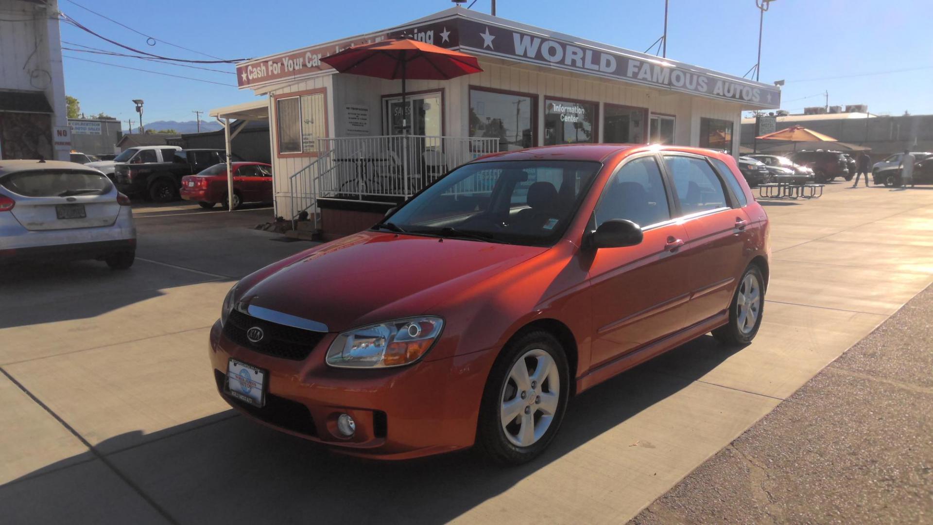 2007 ORANGE Kia Spectra5 Base (KNAFE161775) with an 2.0L L4 DOHC 16V engine, located at 502 S. Riverside Avenue, Medford, OR, 97501, (541) 773-3136, 42.322803, -122.867477 - Photo#3