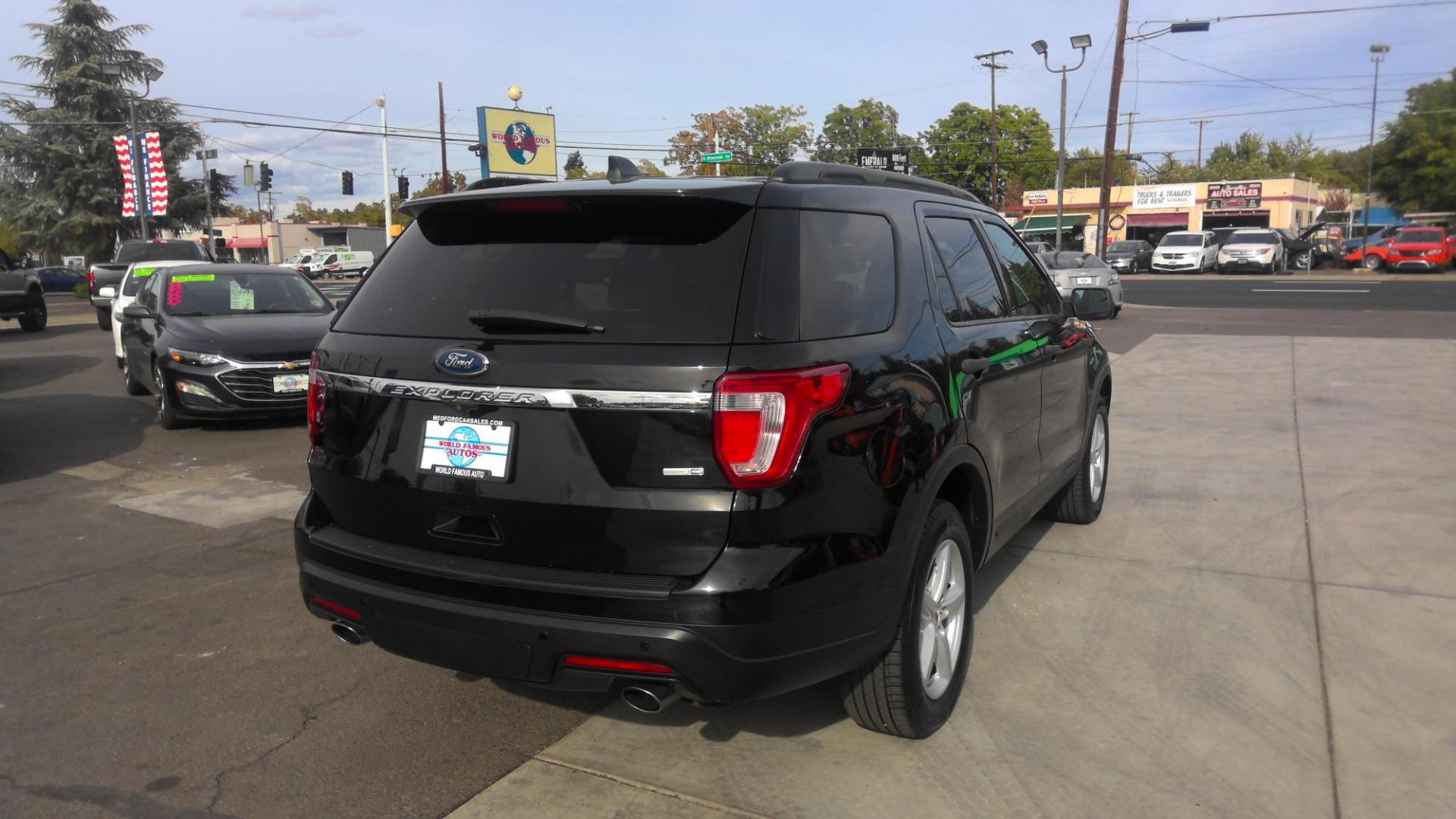 2018 BLACK Ford Explorer Base 4WD (1FM5K8BH7JG) with an 2.3L L4 DOHC 16V engine, 6A transmission, located at 502 S. Riverside Avenue, Medford, OR, 97501, (541) 773-3136, 42.322803, -122.867477 - Photo#2